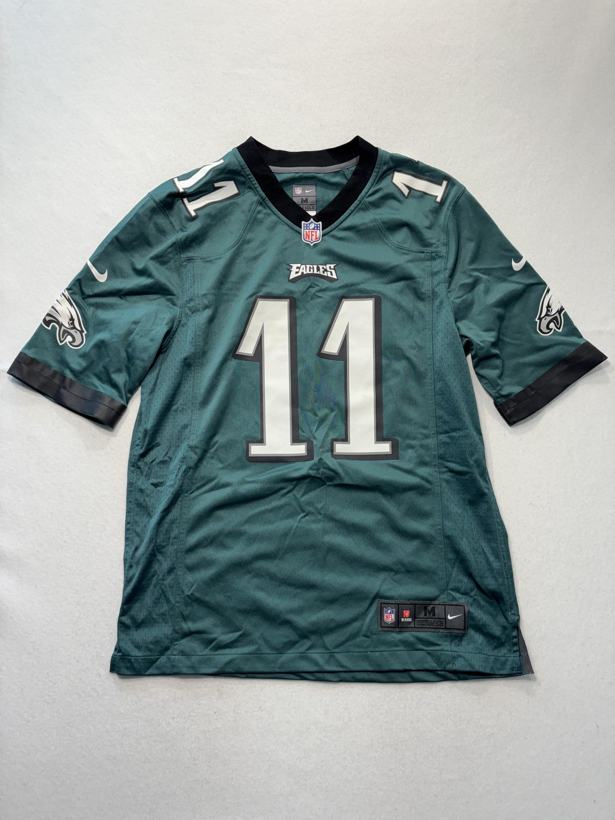 Philadelphia Eagles Jersey Mens Medium Green NFL Football Nike Carson Wentz 11