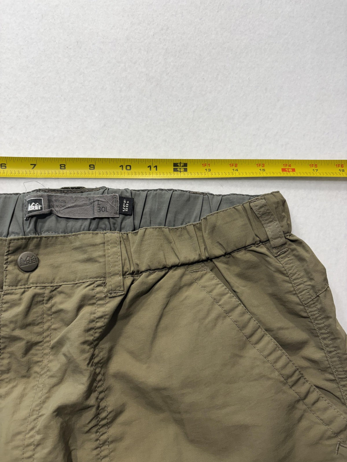 REI Cargo Pants Mens Large Green Nylon Elastic Waist UPF 50 Hiking Outdoor