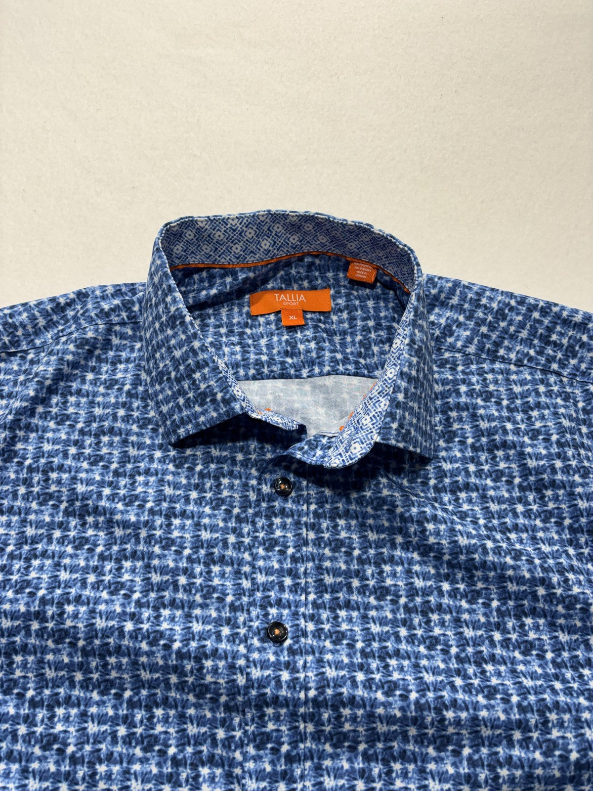 Tallia Sport Shirt Mens XL Blue Geometric Long Sleeve Button Up Stretch Casual