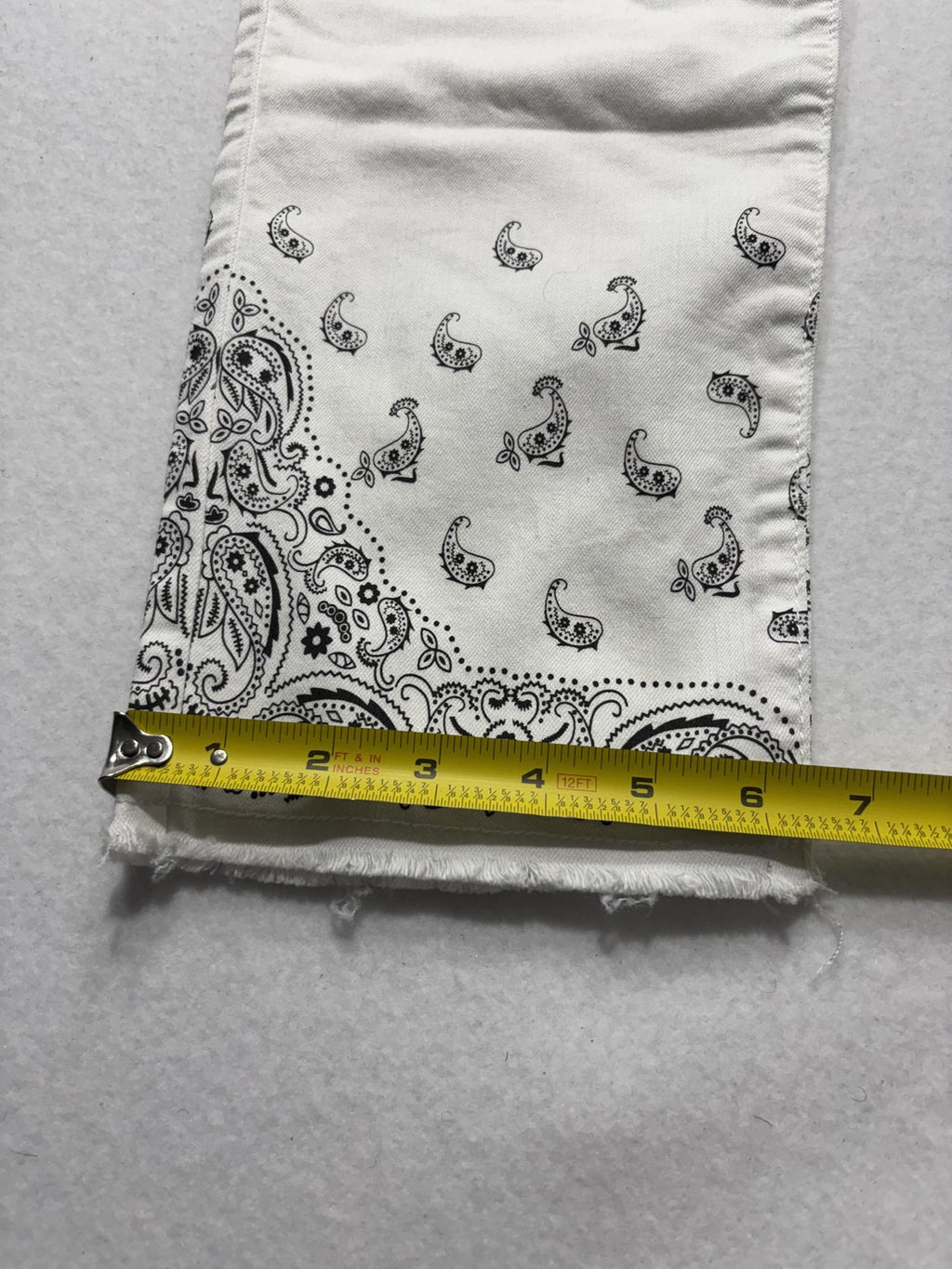 Chico's Jeans Womens 6 White Paisley Stretch Girlfriend Slim Ankle Raw Hem