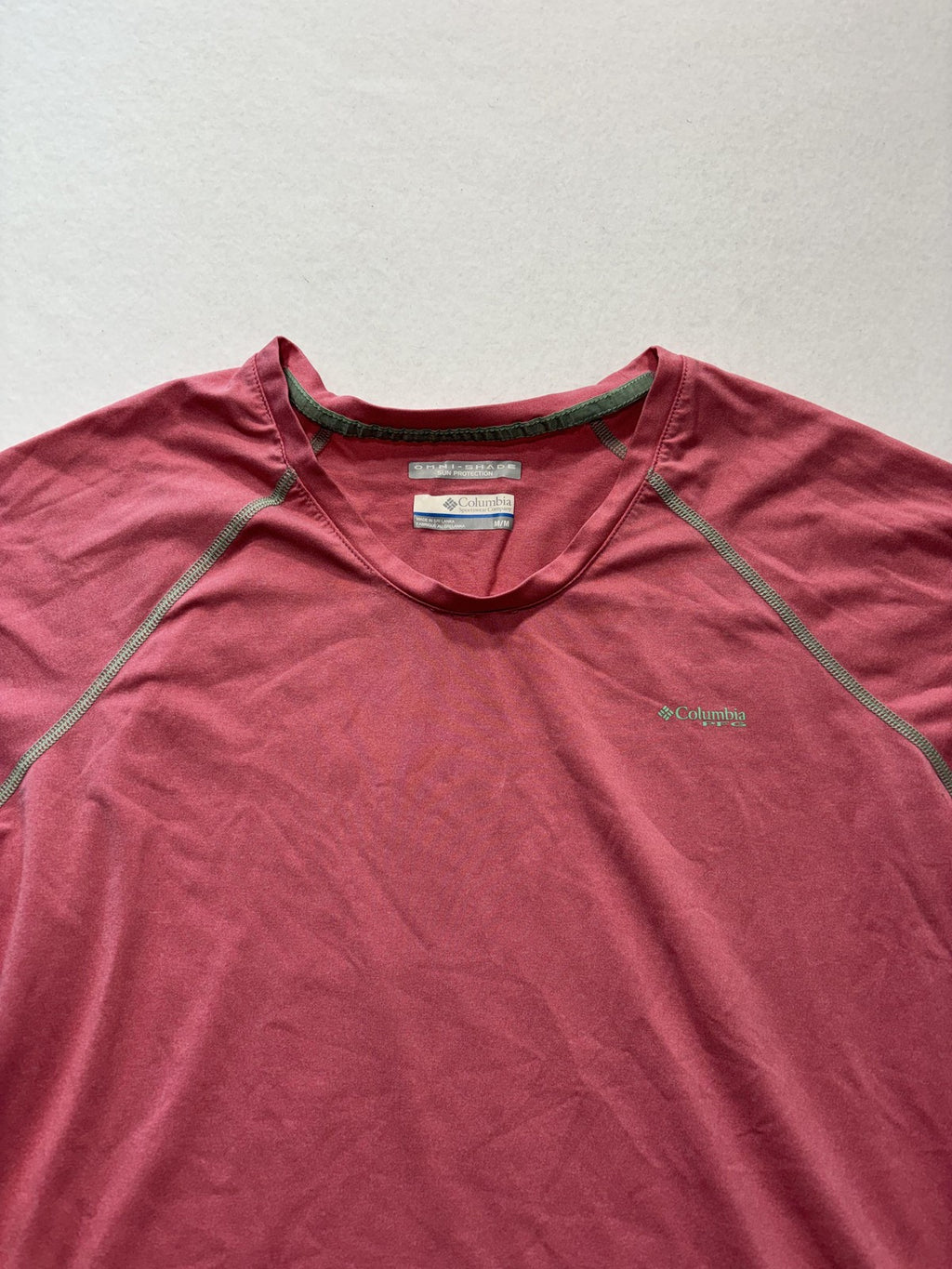 Columbia PFG Omni-Shade Shirt Womens M Pink Crew Neck Long Sleeve Sun Protection