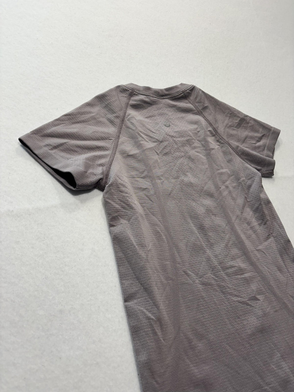 Lululemon Shirt Womens 4 Gray Breathe Repeat Short Sleeve Running Athletic