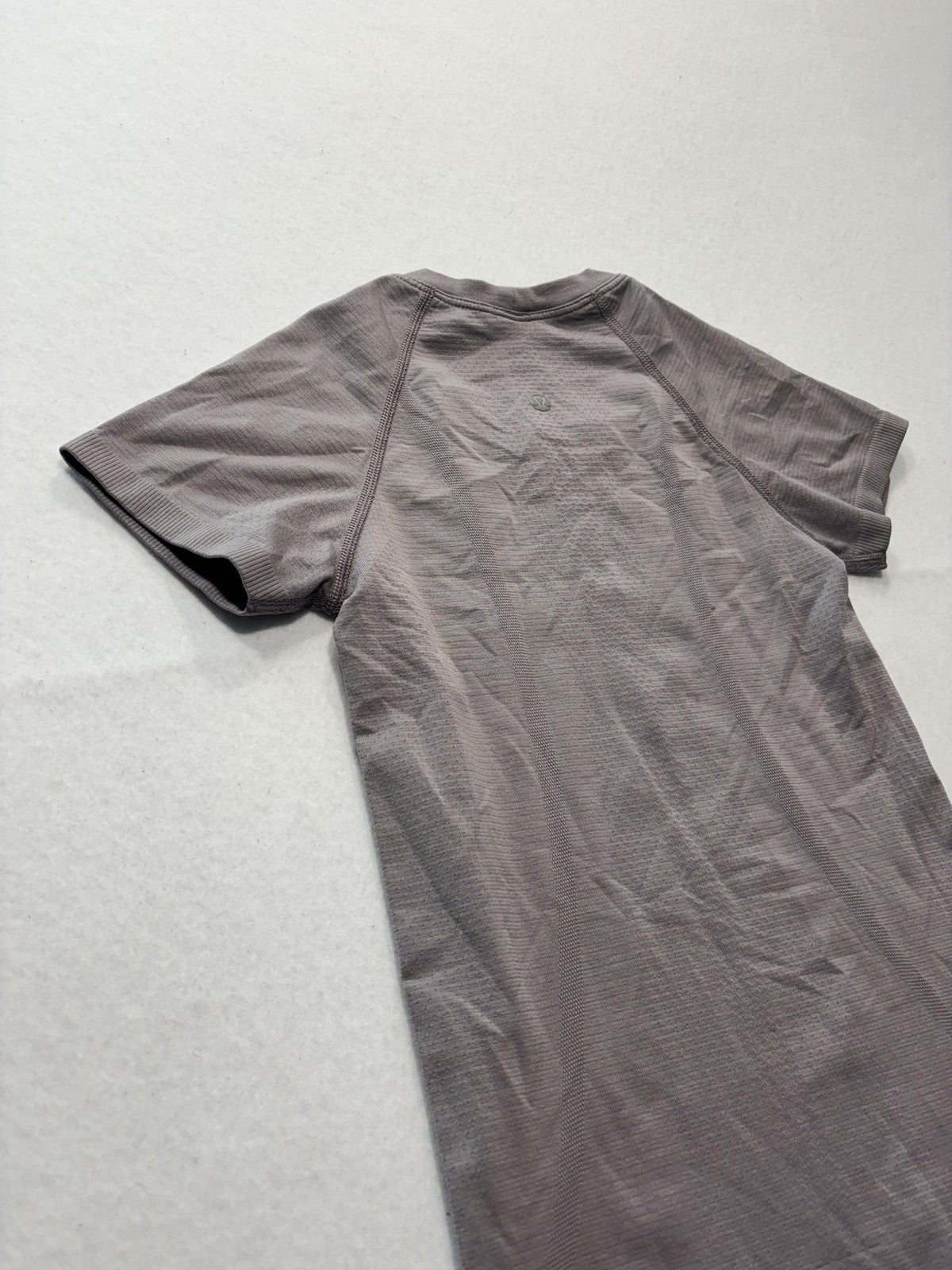 Lululemon Shirt Womens 4 Gray Breathe Repeat Short Sleeve Running Athletic