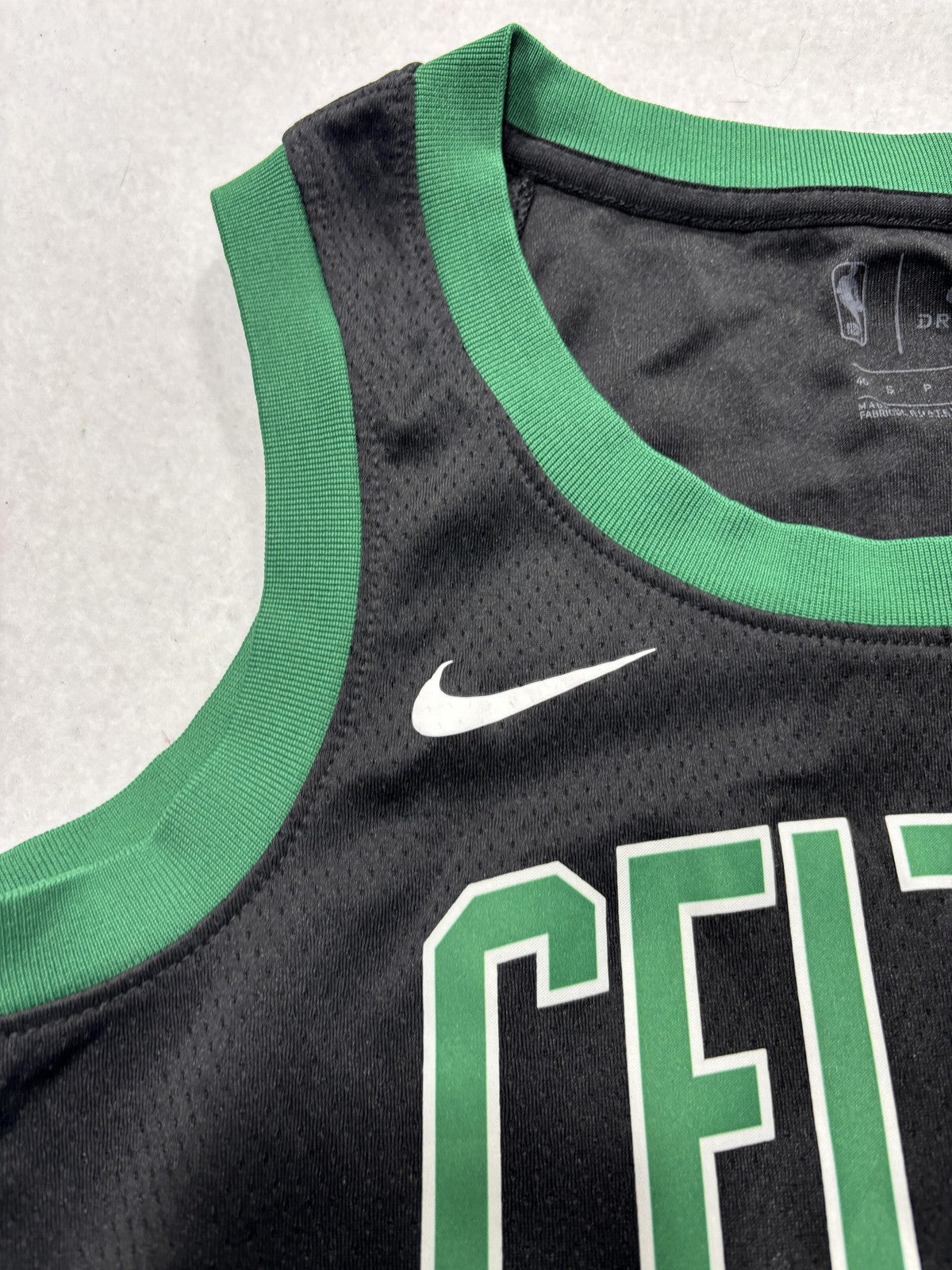 Boston Celtics Jersey Mens 40 Black NBA Nike Gordon Hayward 20 Swingman