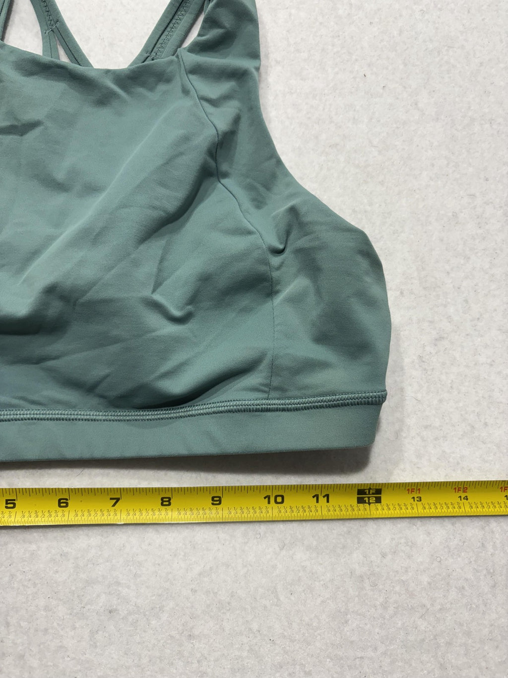 Lululemon Sports Bra Womens 8 Green High Neck Strappy Crossback Yoga Athletic