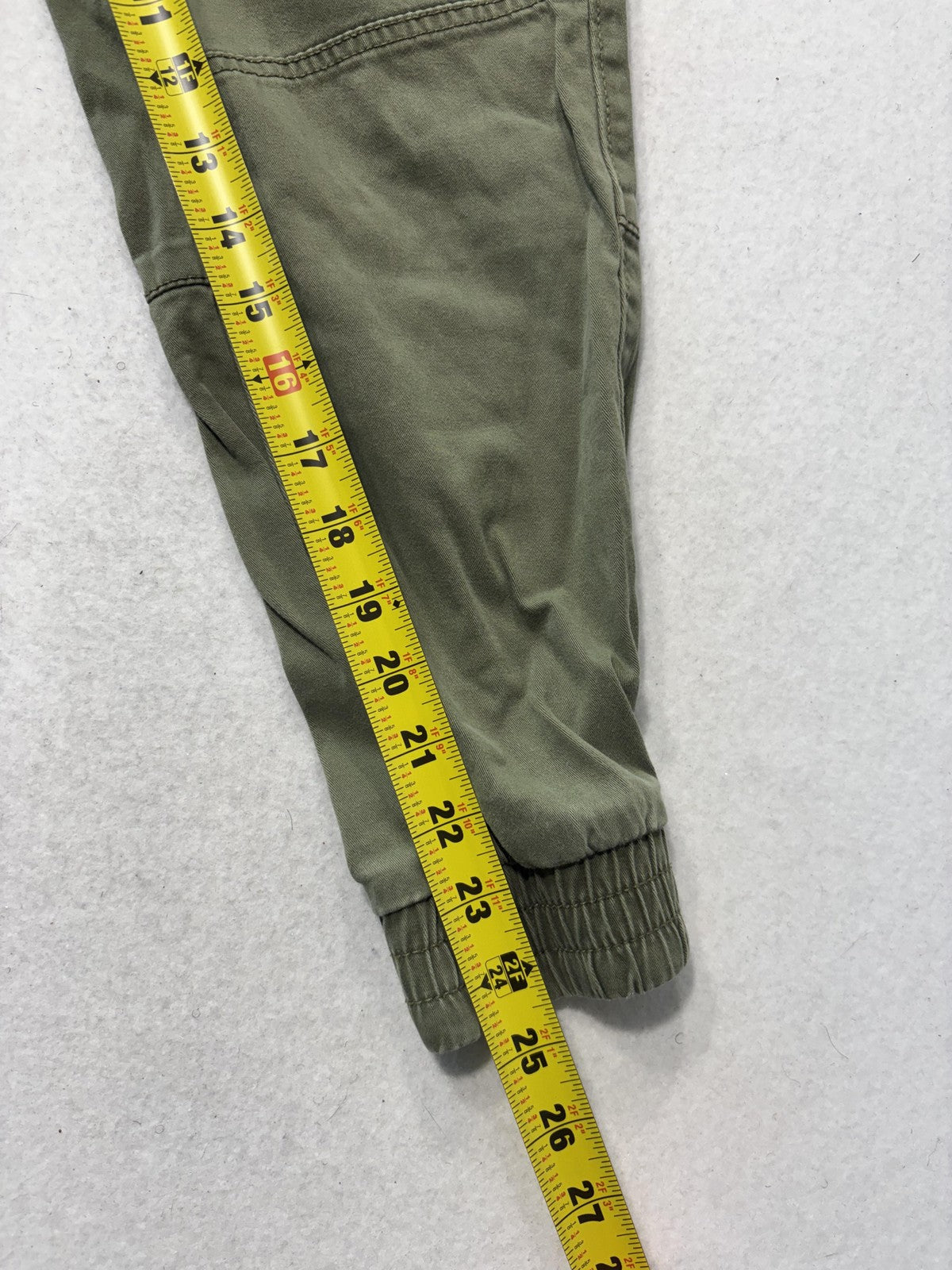 Arizona Jean Co Jogger Pants Mens Small Green Skinny Elastic Waist Cuffed Ankle