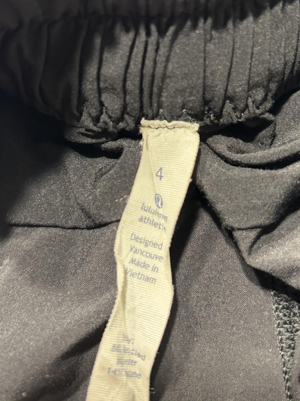 Lululemon Shorts Womens 4 Black 4" Inseam Drawstring Cuffed Athletic Casual