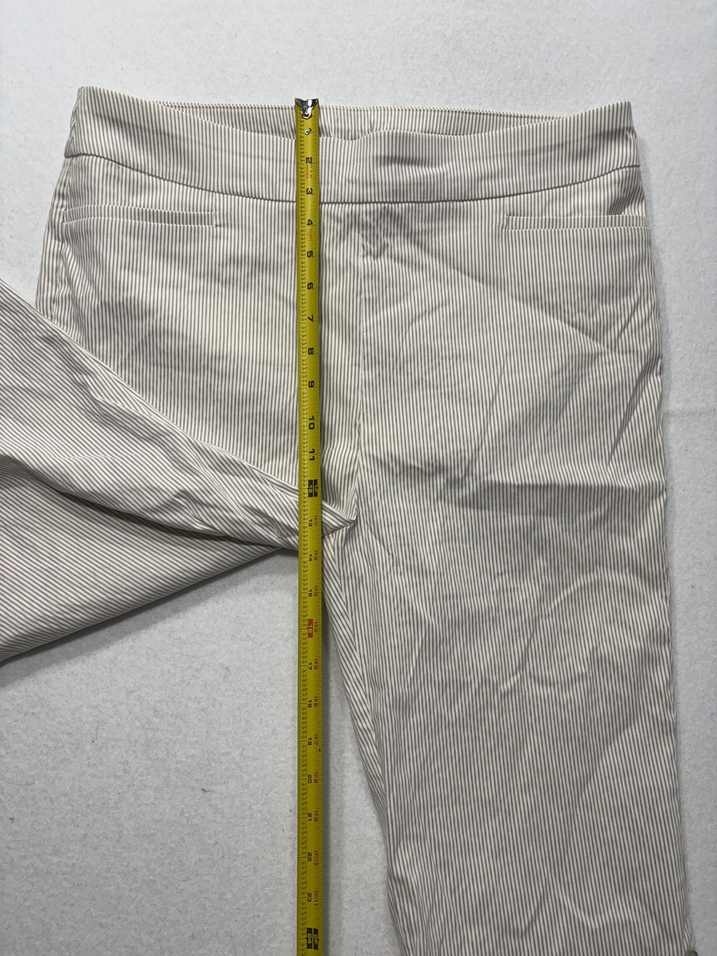 Chico's Capri Pants Womens 2.5 Beige Stripe Pull On Stretch Button Hem Twill