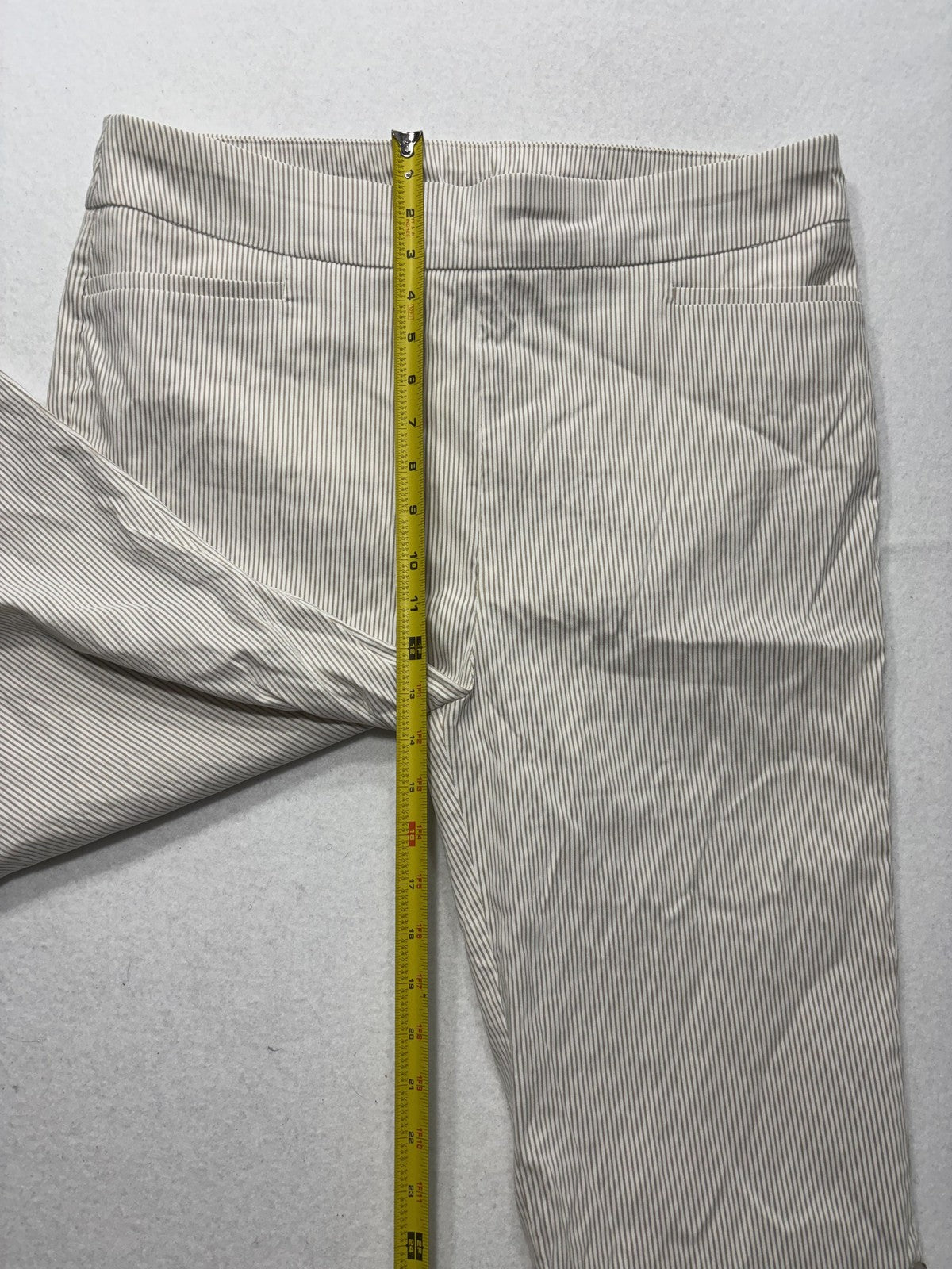Chico's Capri Pants Womens 2.5 Beige Stripe Pull On Stretch Button Hem Twill