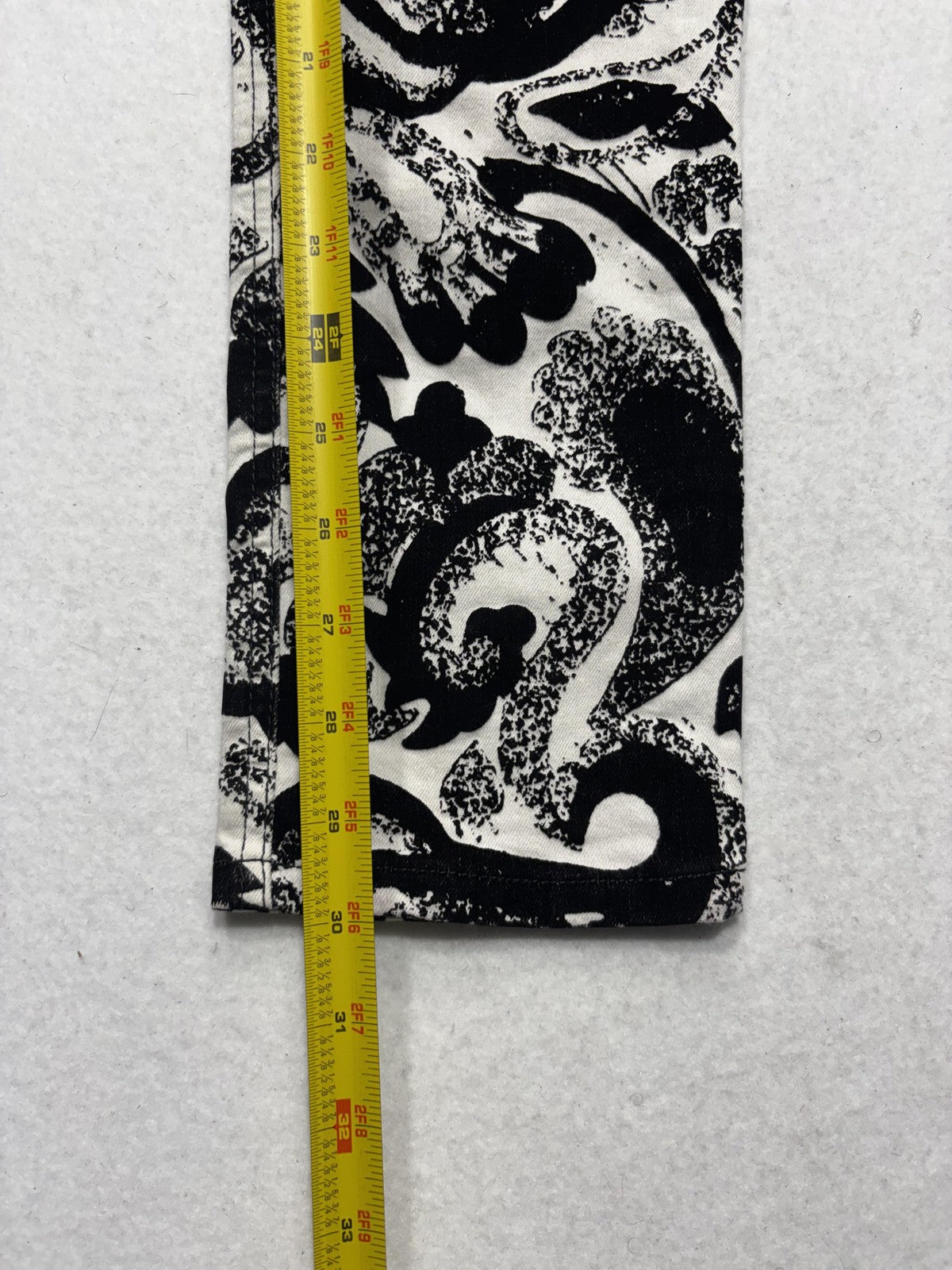 Alice + Olivia Jeans Womens 30 Black Paisley Mid Rise Cropped Slim Denim 30x24