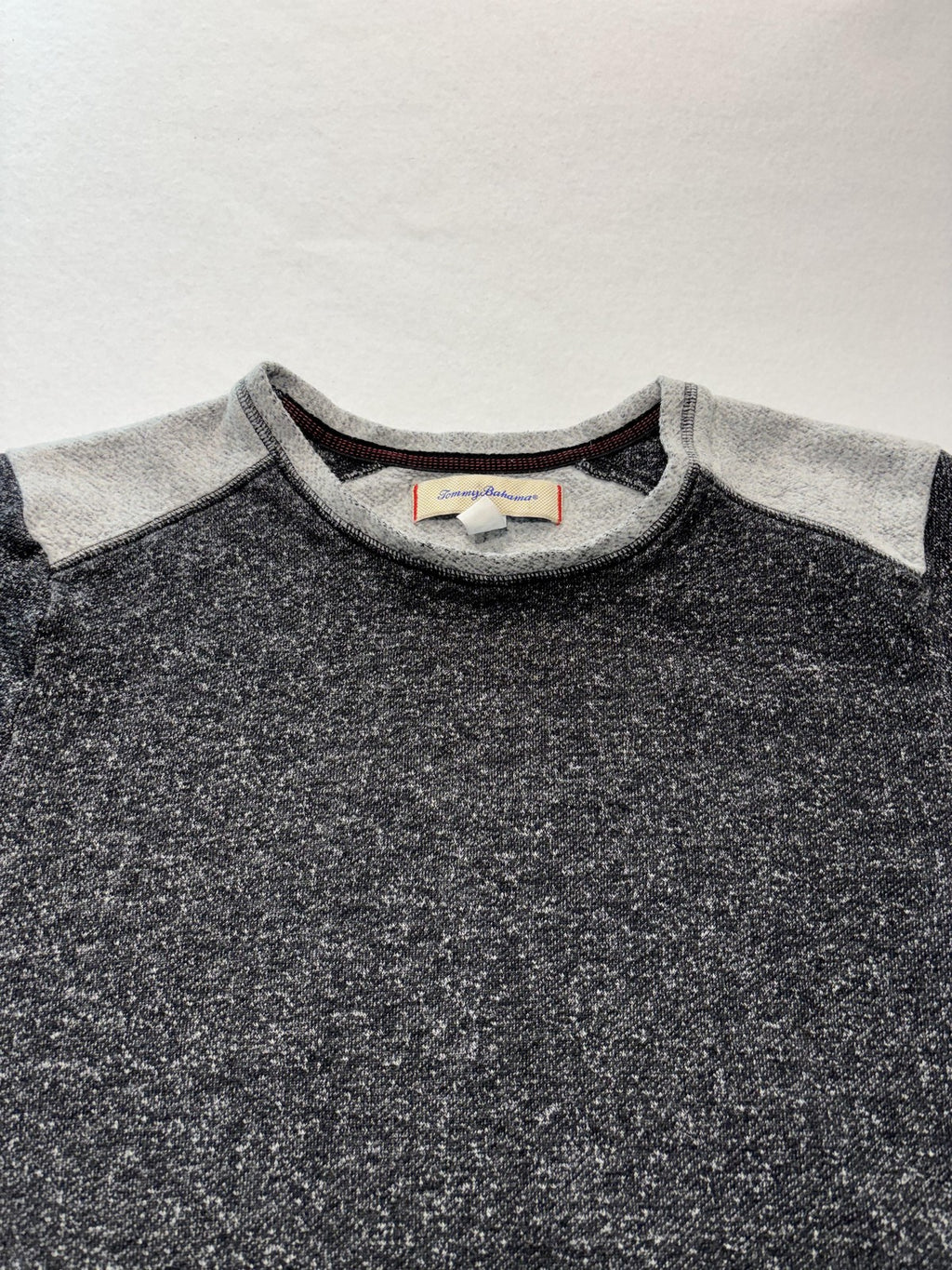 Tommy Bahama Sweatshirt Mens Medium Gray Fleece Crew Neck Pullover Contrast