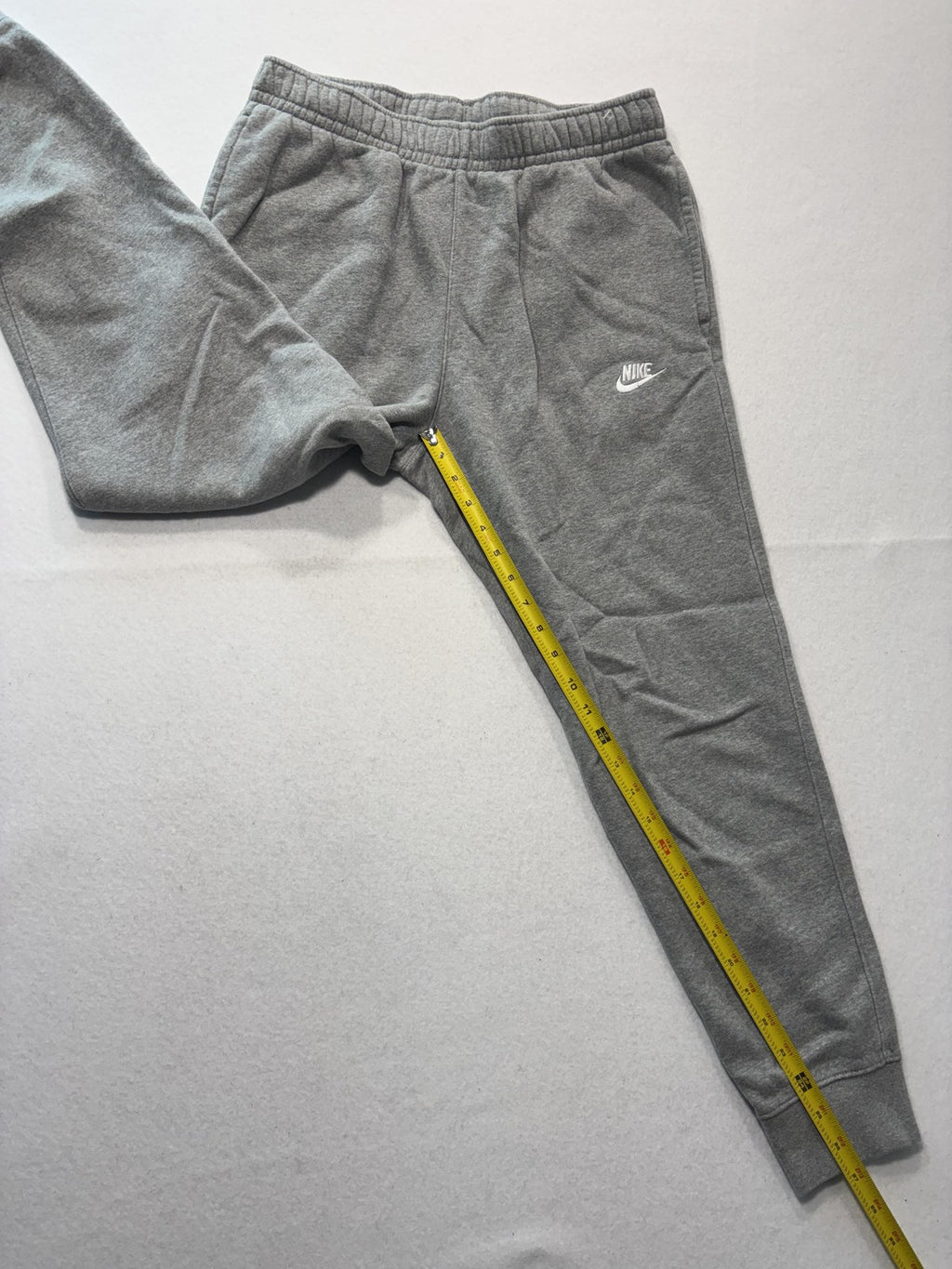 Nike Jogger Pants Mens Medium Gray Fleece Elastic Waist Tapered Athletic Pockets