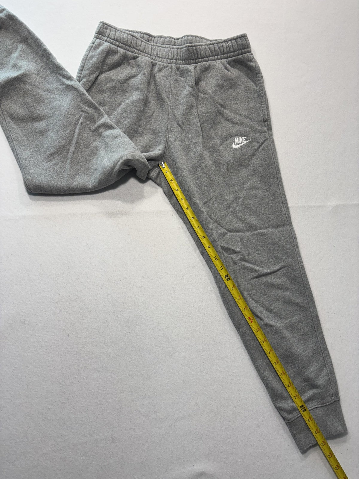 Nike Jogger Pants Mens Medium Gray Fleece Elastic Waist Tapered Athletic Pockets