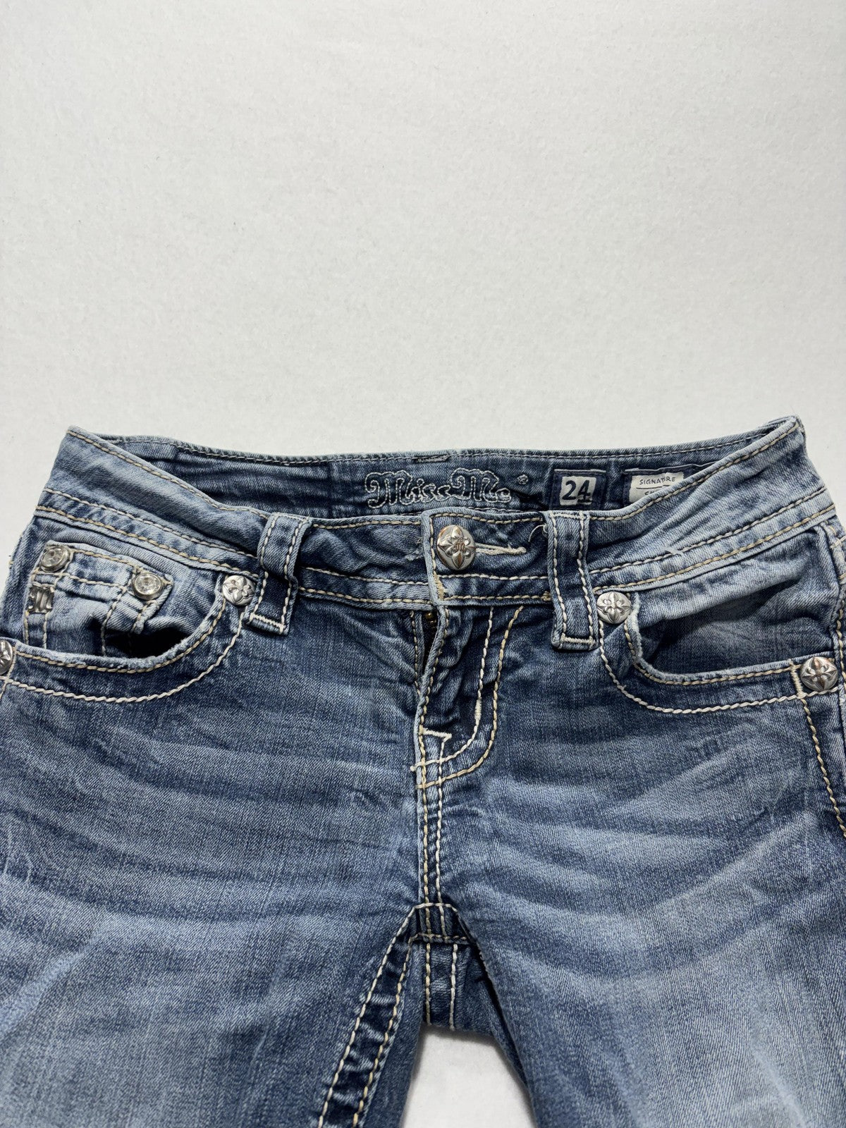 Miss Me Bermuda Shorts Womens 24 Blue Embroidered Rhinestone Denim Cuffed