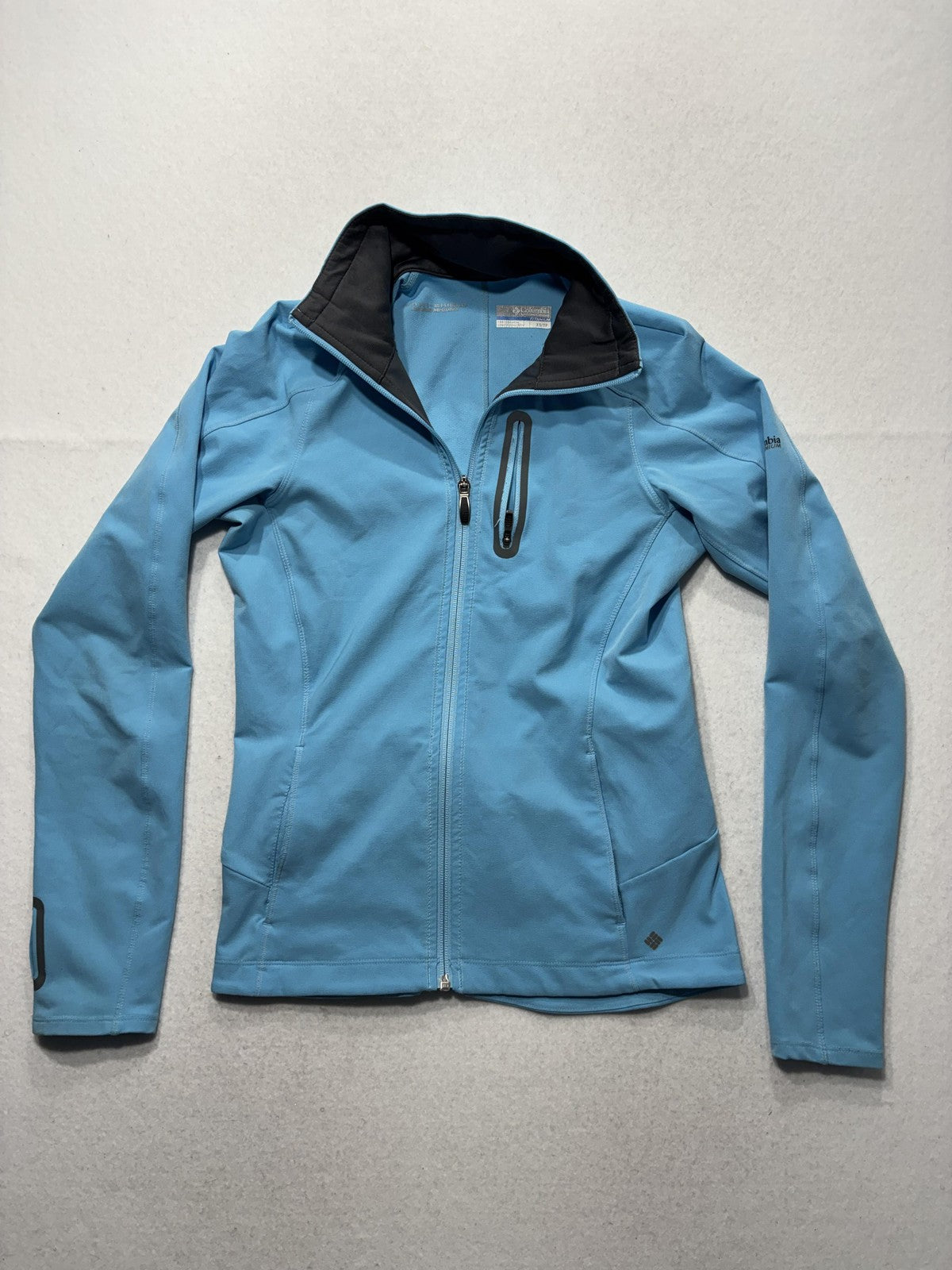 Columbia Titanium Jacket Womens XS Blue Softshell Omni-Shield Hiking 111 TL 7267