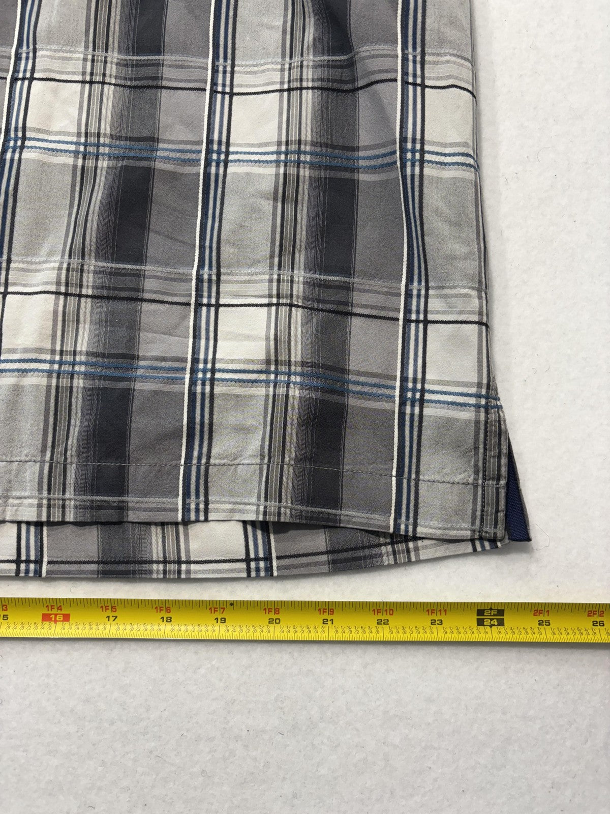 Tommy Bahama Shirt Mens Large Gray Plaid Silk Short Sleeve Button Up Casual
