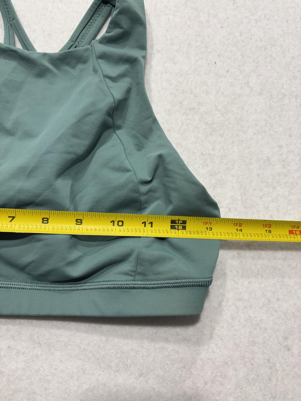 Lululemon Sports Bra Womens 8 Green High Neck Strappy Crossback Yoga Athletic