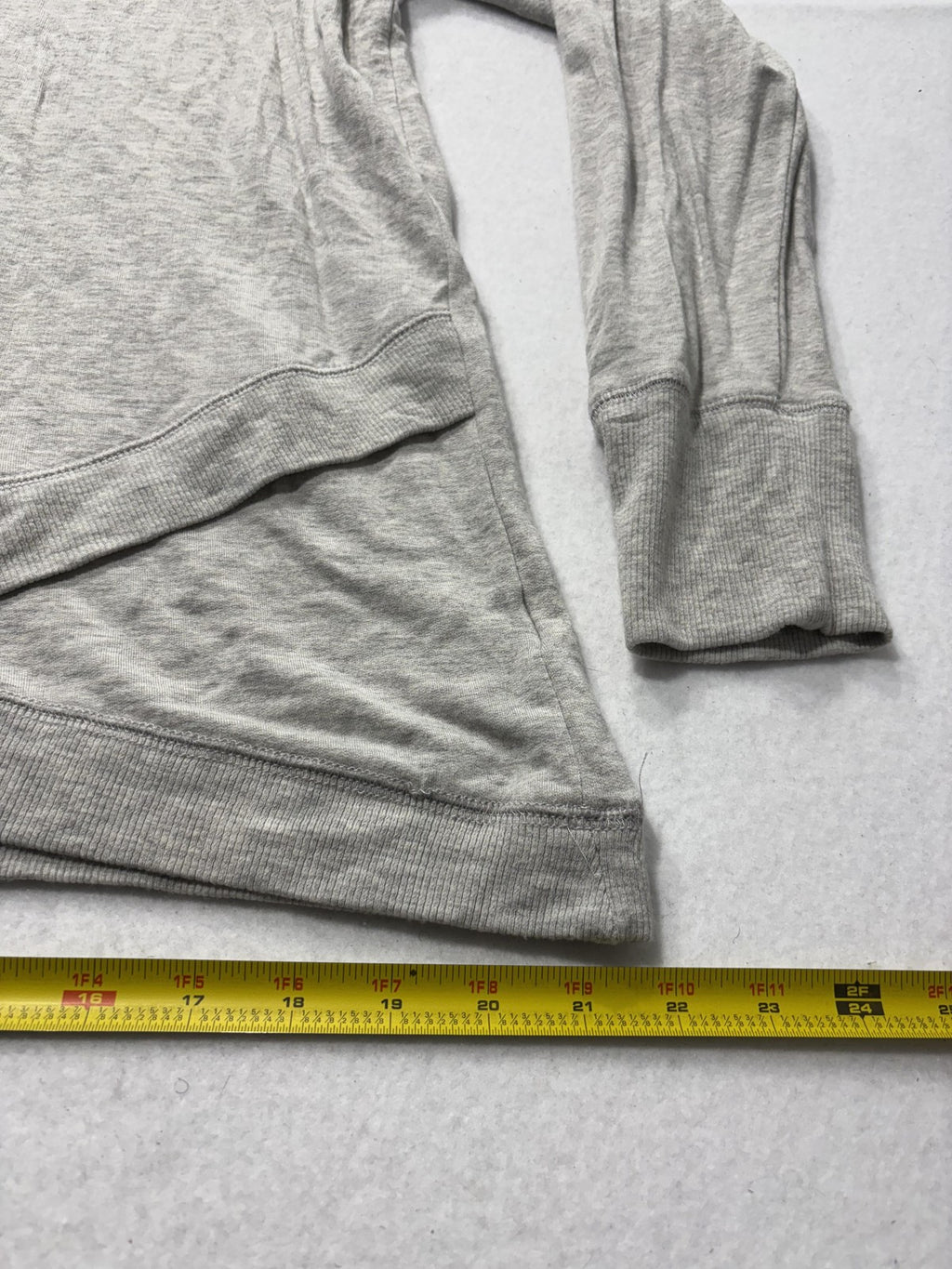 Philosophy Republic Clothing Top Womens Large Gray Long Sleeve Asymmetrical Hem