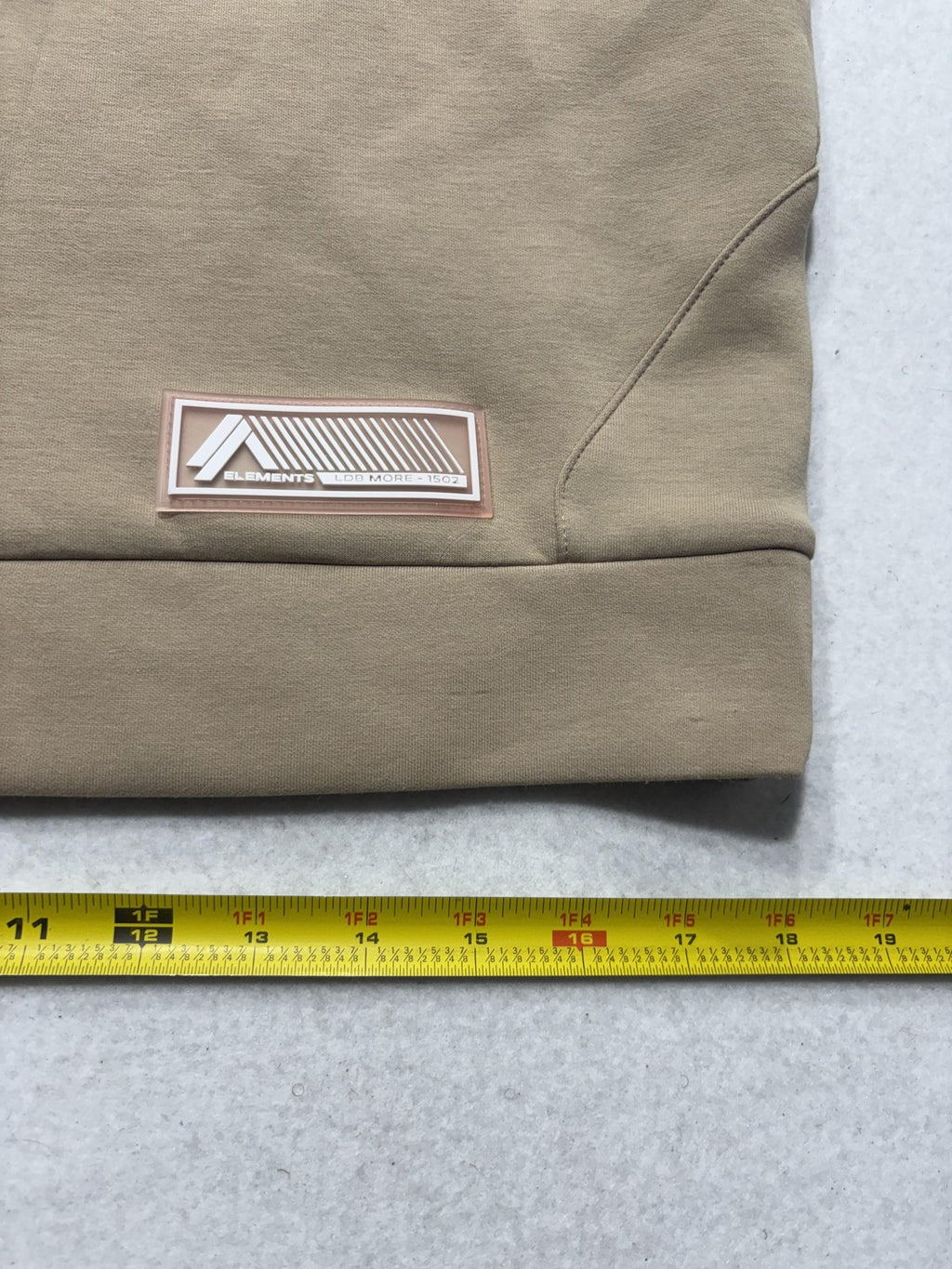 Alphalete Shirt Mens Small Beige Elements Embossed Logo Heavyweight Tee Athletic