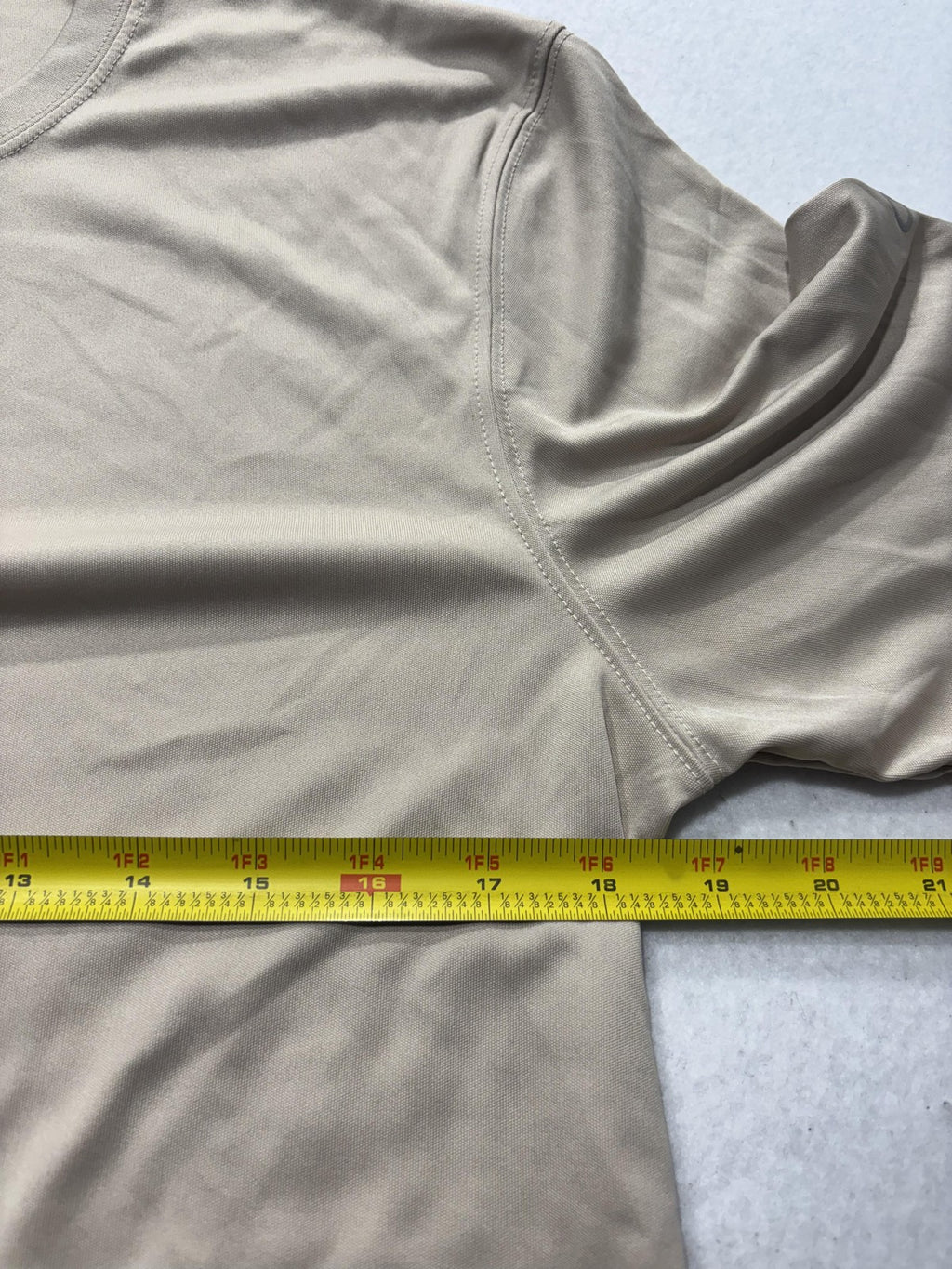 Champion Performance Shirt Mens Medium Beige Short Sleeve Athletic CW22 T-Shirt