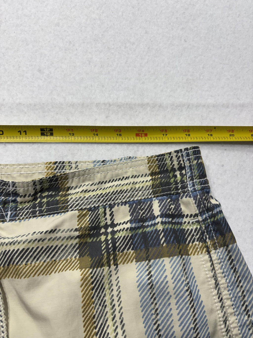 Tommy Bahama Swim Shorts Mens Large Beige Plaid Elastic Waist Lined Lightweight