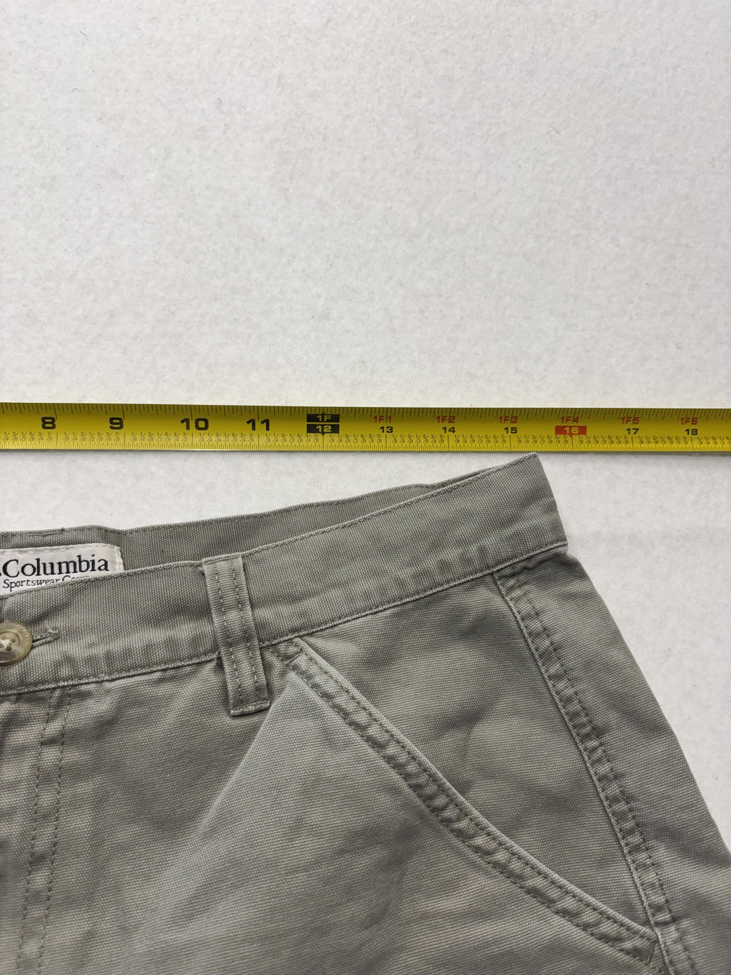 Vintage Columbia Shorts Womens 12 Green Twill Chino 6 Inseam Hiking Casual