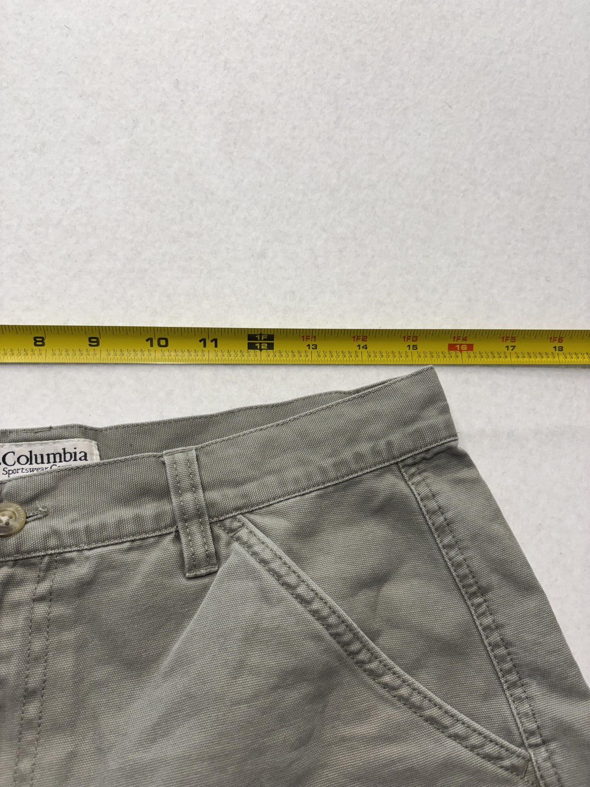 Vintage Columbia Shorts Womens 12 Green Twill Chino 6 Inseam Hiking Casual