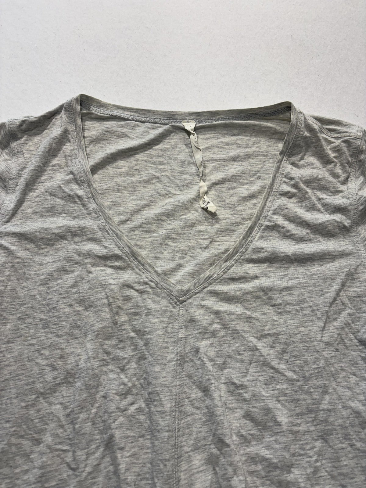Lululemon Athletica Shirt Womens 4 Gray V Neck Tie Front Cropped Tee Casual