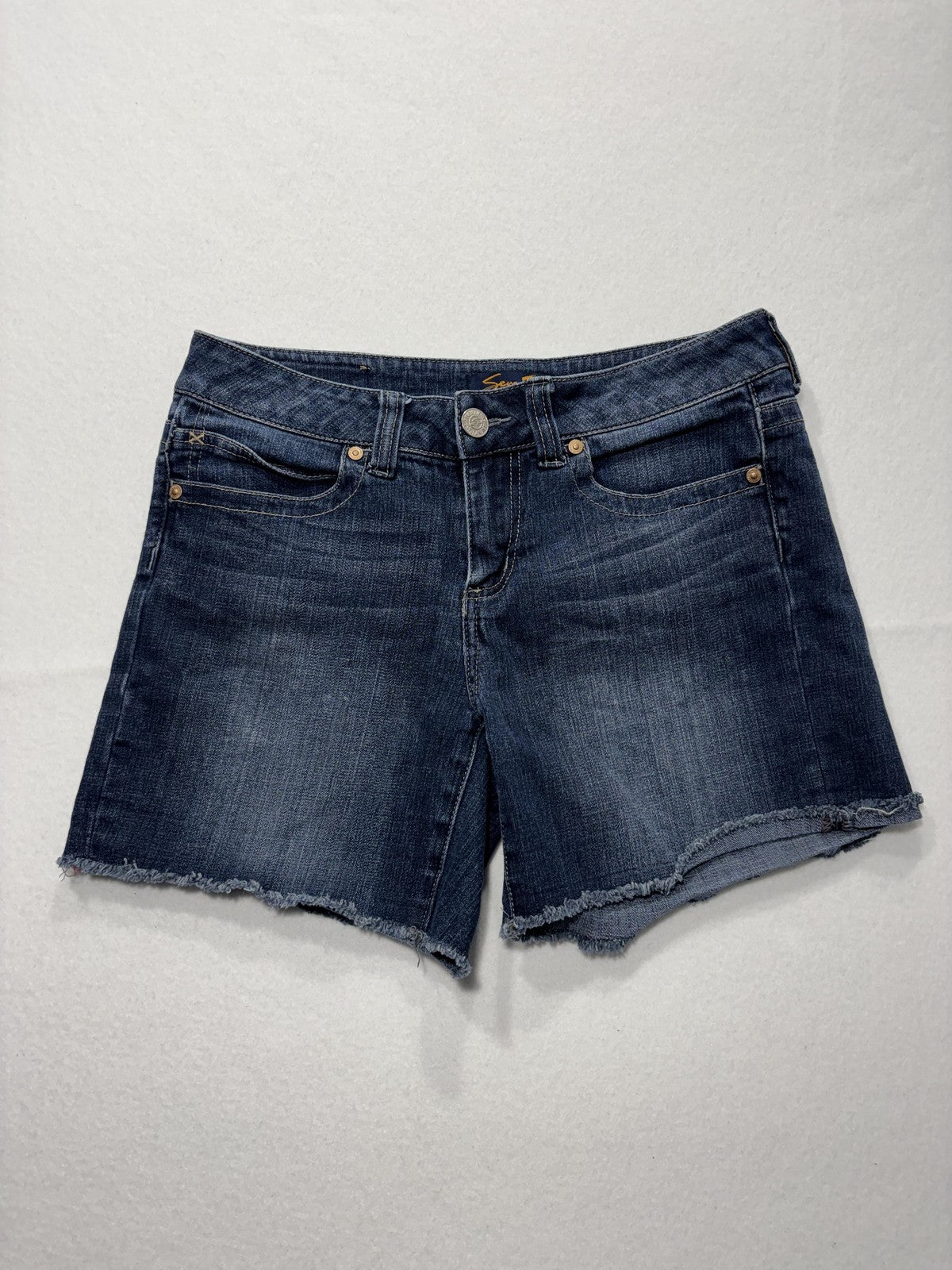Seven7 Shorts Womens 6 Blue Denim Cut Off Raw Hem Stretch Embroidered Pockets