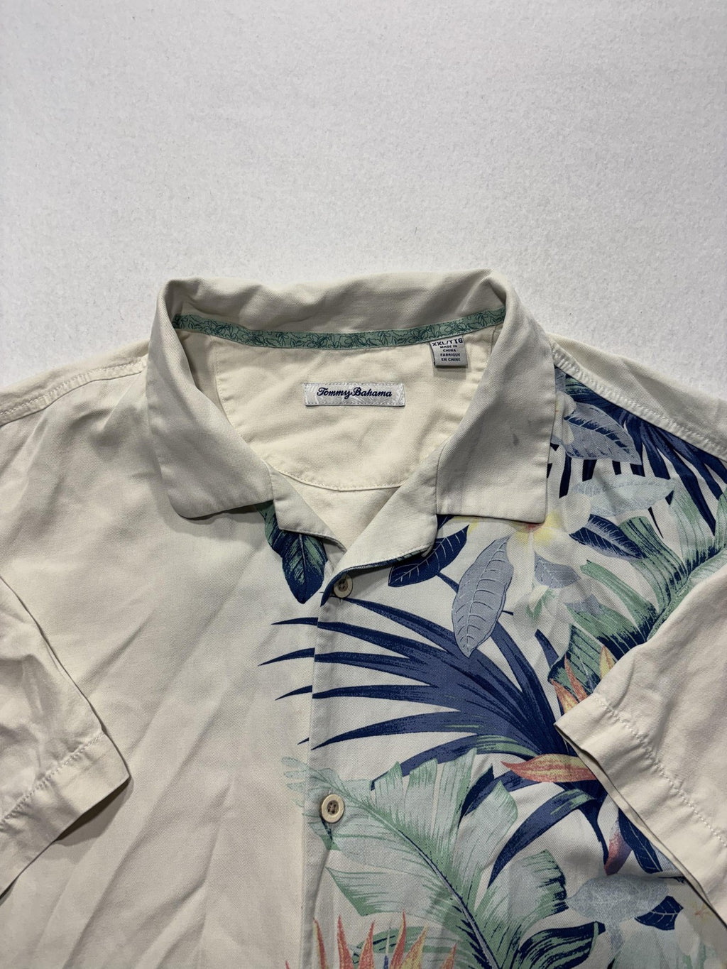 Tommy Bahama Shirt Mens 2XL White Silk Tropical Floral Short Sleeve Button Up