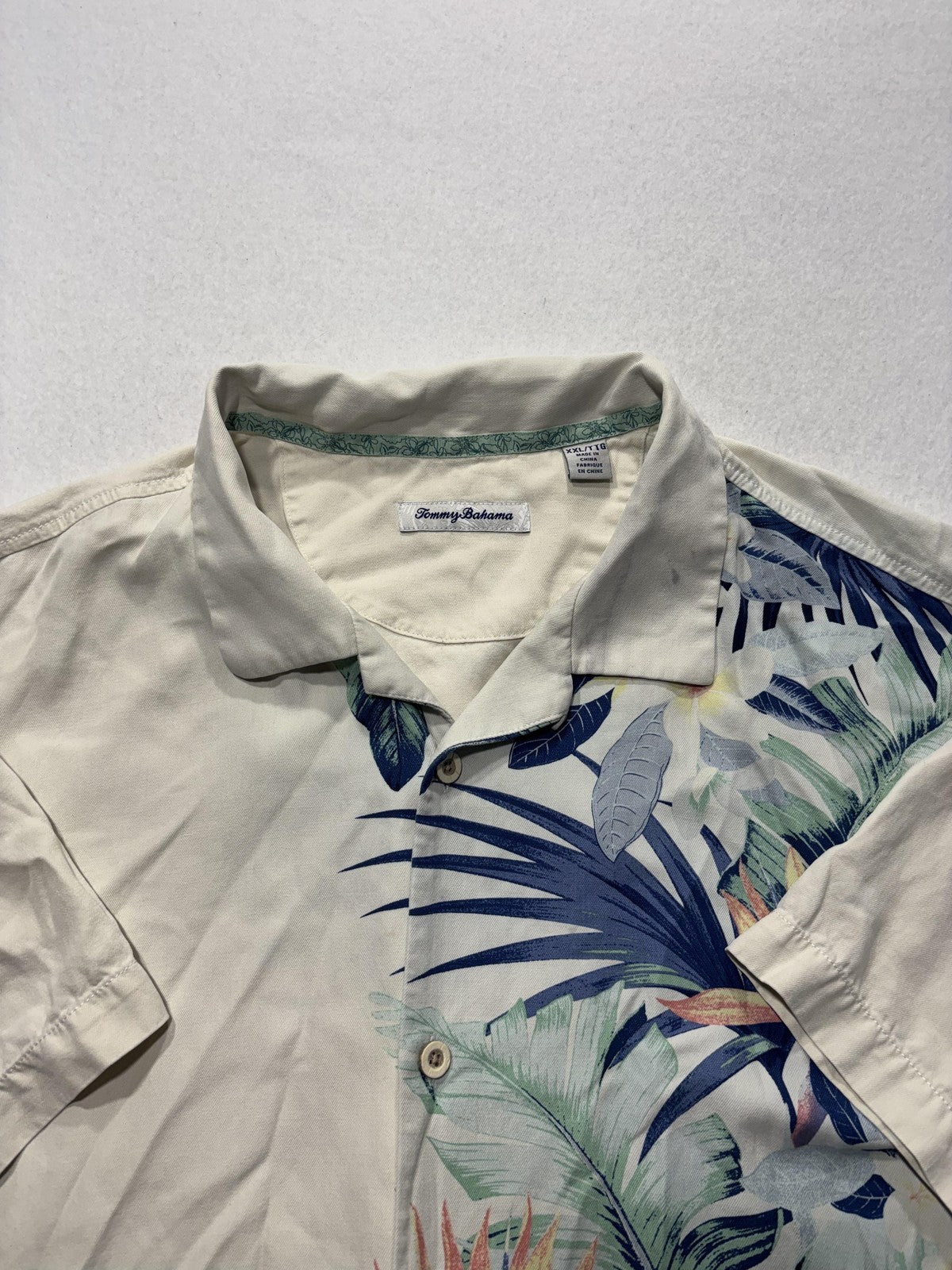 Tommy Bahama Shirt Mens 2XL White Silk Tropical Floral Short Sleeve Button Up
