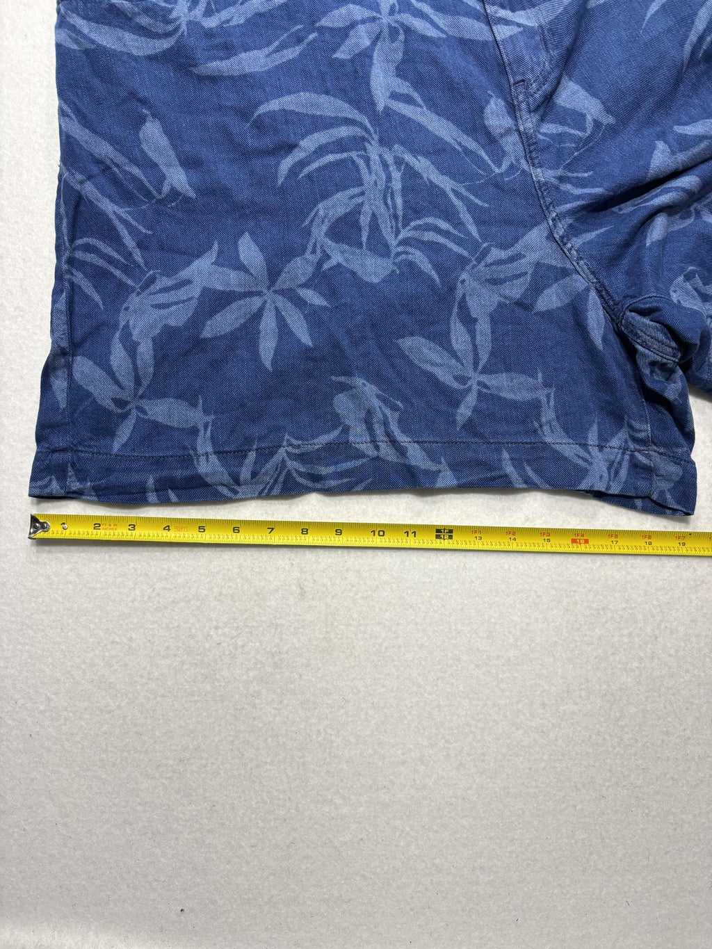 Lane Bryant Shorts Womens 24 Blue Denim Mid Rise Floral Tropical Cut Off