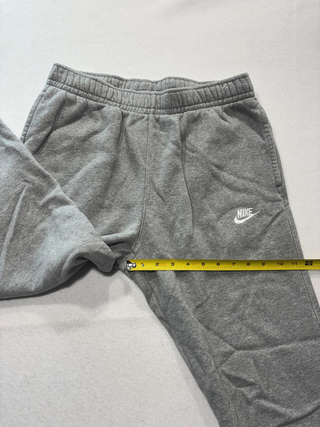 Nike Jogger Pants Mens Medium Gray Fleece Elastic Waist Tapered Athletic Pockets