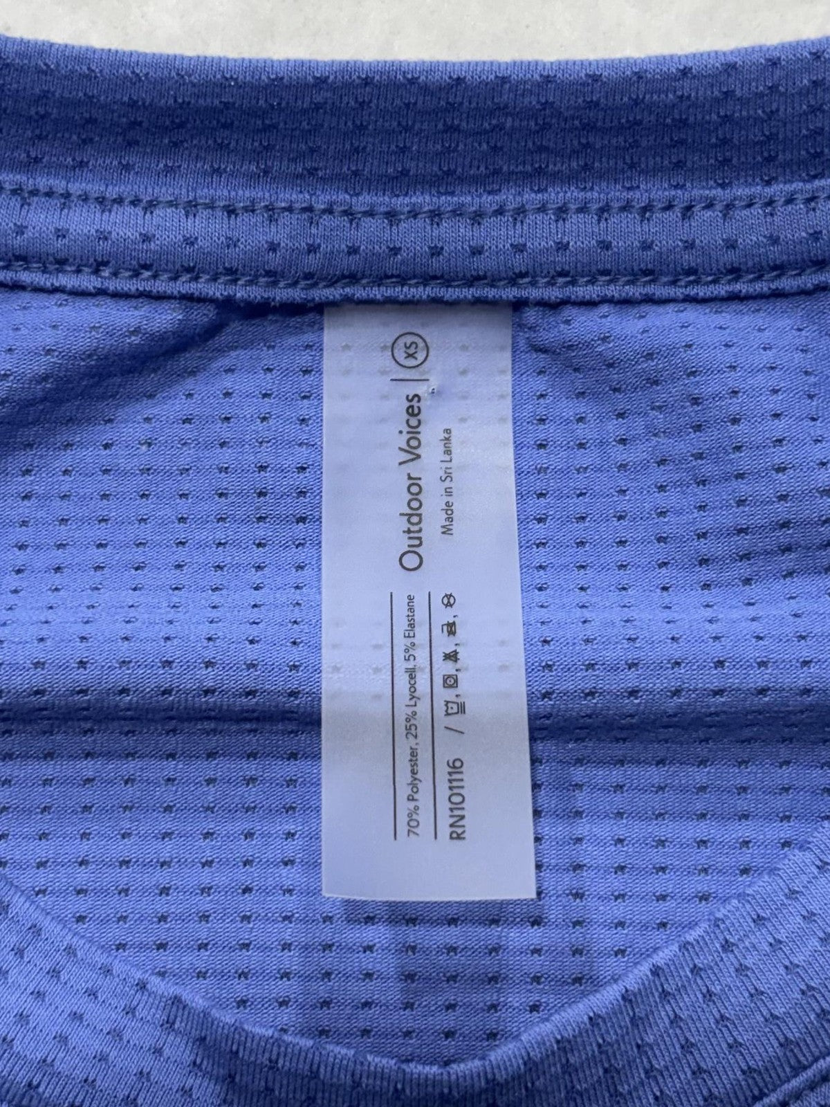 Outdoor Voices ThinkFast Shirt Mens XS Blue Mesh Short Sleeve Running Athletic