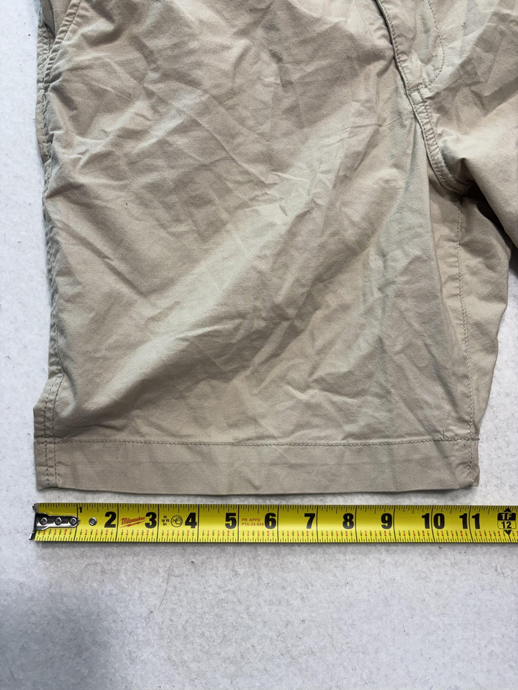 Dockers Chino Shorts Mens 38 Beige 8" Inseam Flex Comfort Stretch S96711