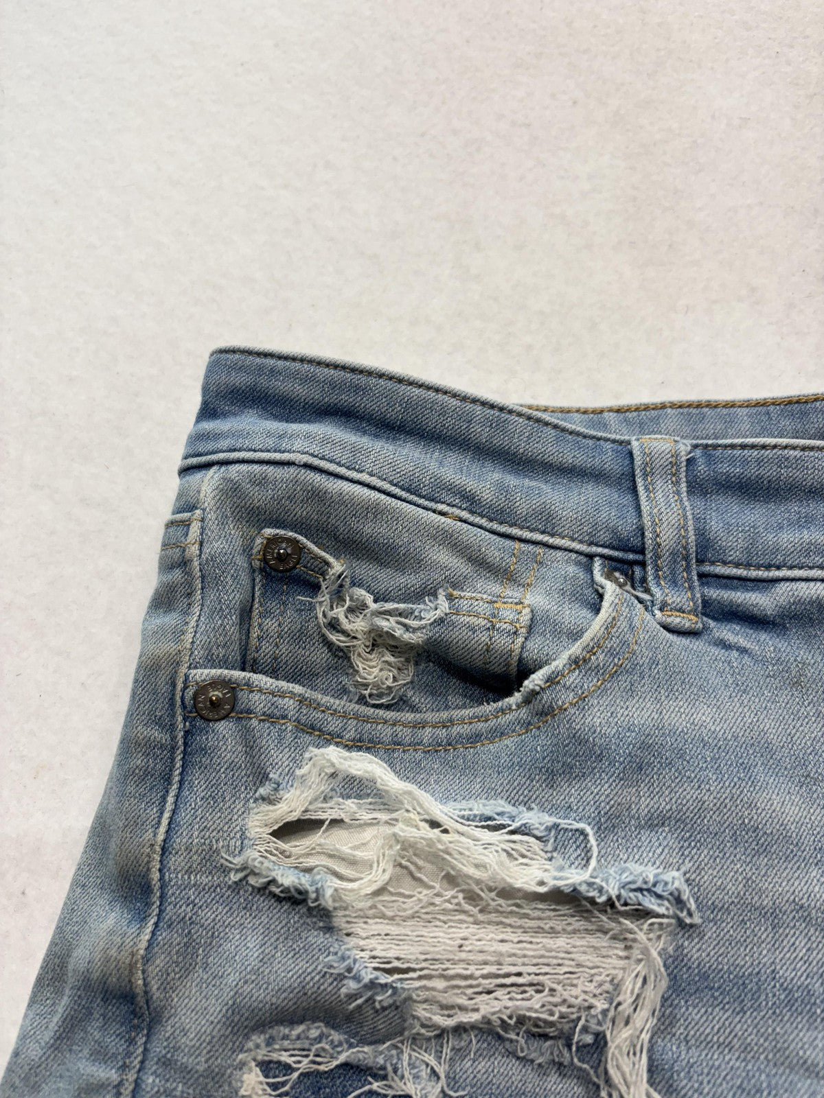 American Eagle Dream Short Womens 8 Blue Distressed Cut Off Denim MIDI