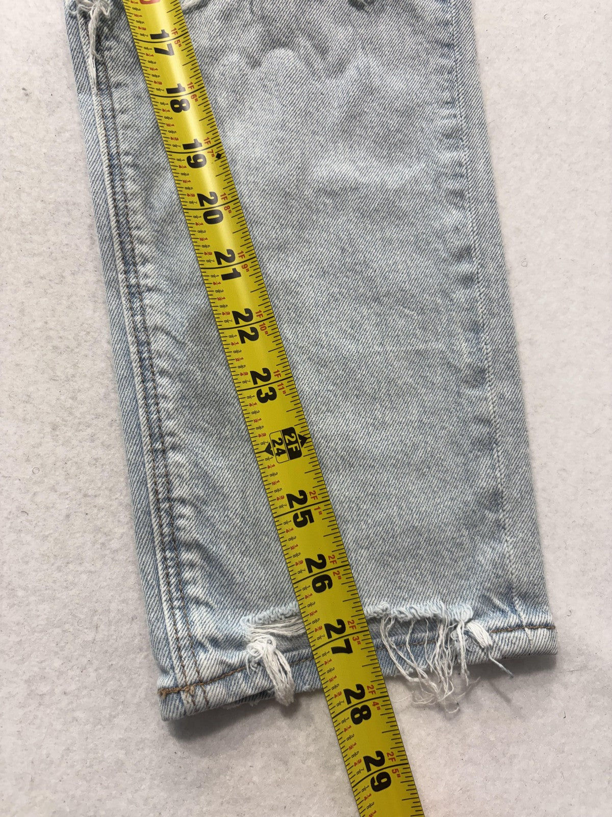 American Eagle Mom Jeans Womens 8 Blue Light Wash High Rise Distressed 30x28