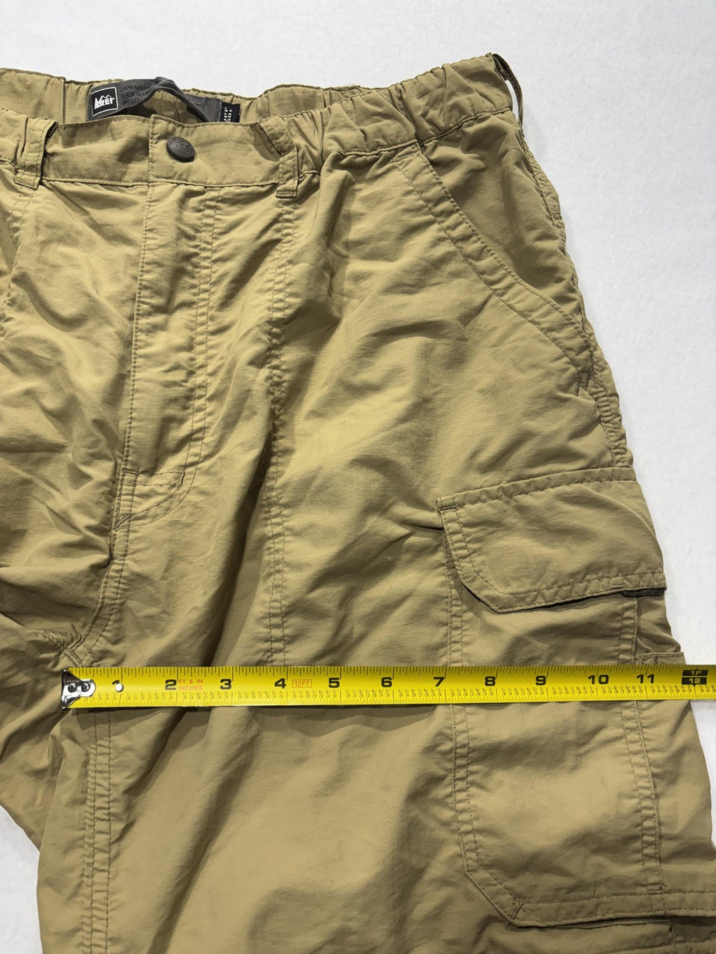 REI Convertible Cargo Pants Mens Medium Beige Nylon Elastic Waist UPF 50 Hiking