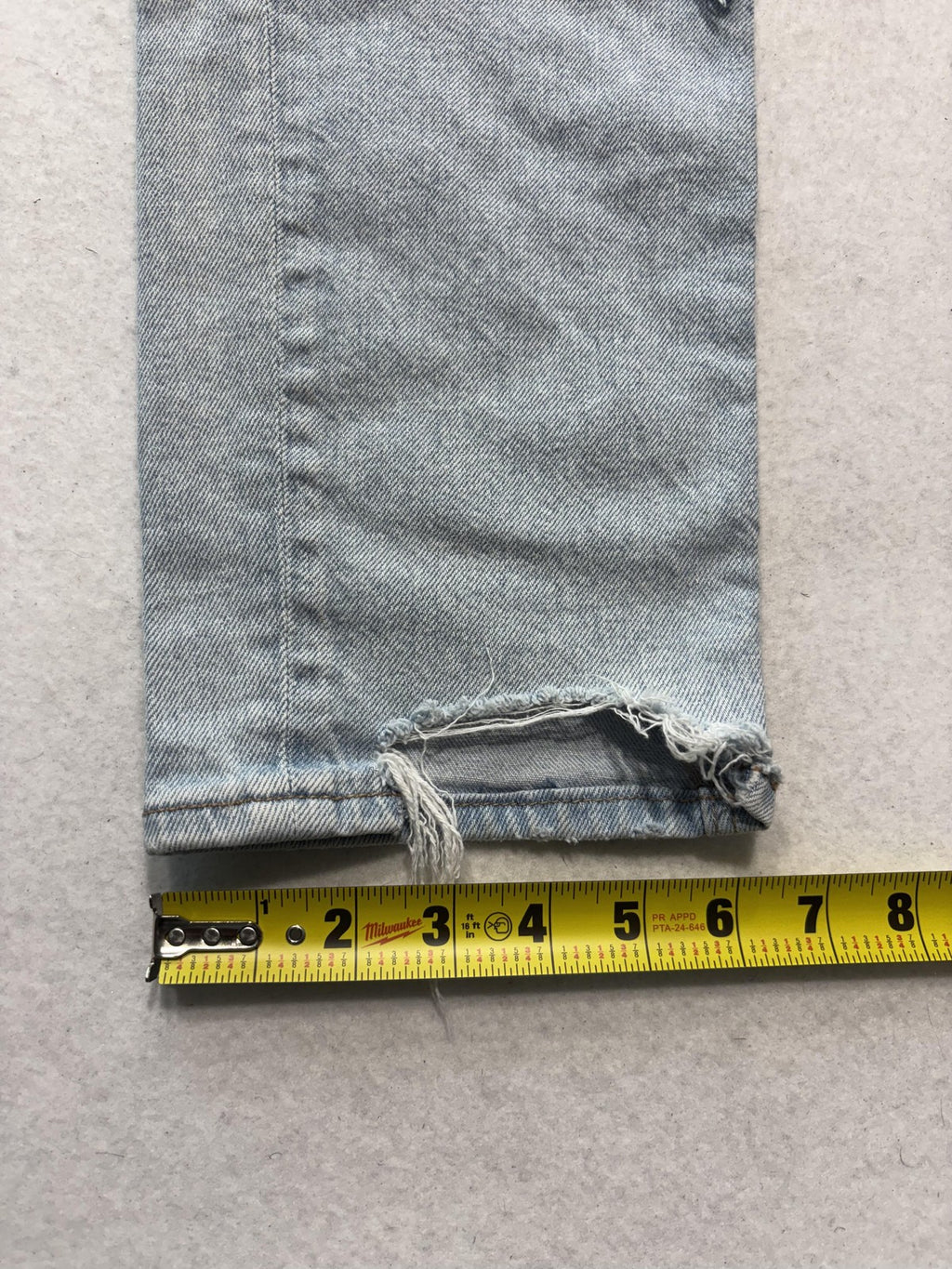 American Eagle Mom Jeans Womens 8 Blue Light Wash High Rise Distressed 30x28