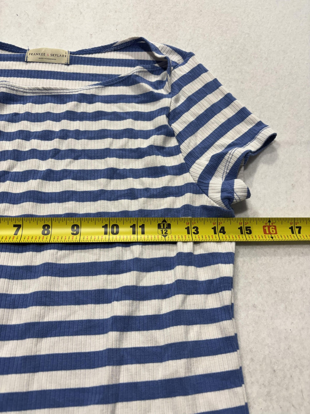 Frankee & Skylarr Womens L Blue Stripe Boat Neck Short Sleeve Tee TY70411-ROS