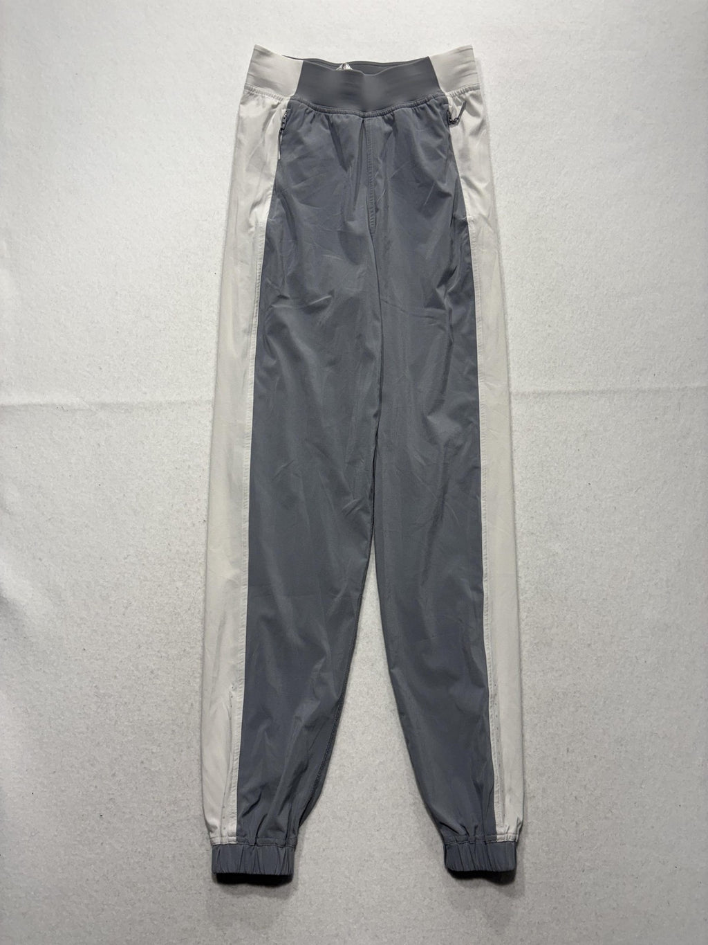 Lululemon Track Pants Womens 2 Gray Colorblock Elastic Waist Woven Ankle Jogger