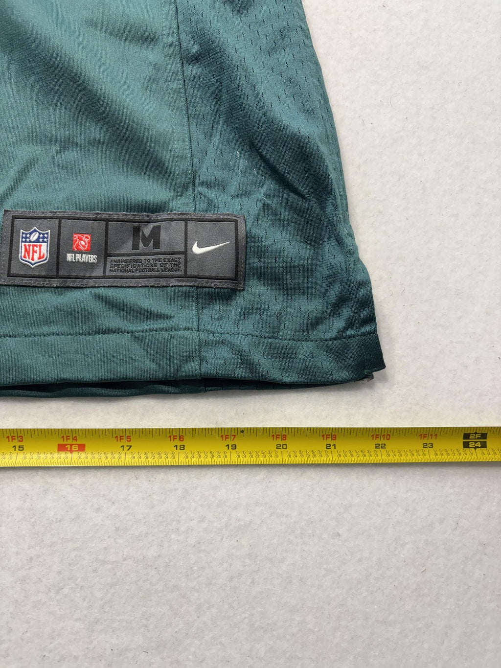 Philadelphia Eagles Jersey Mens Medium Green NFL Football Nike Carson Wentz 11