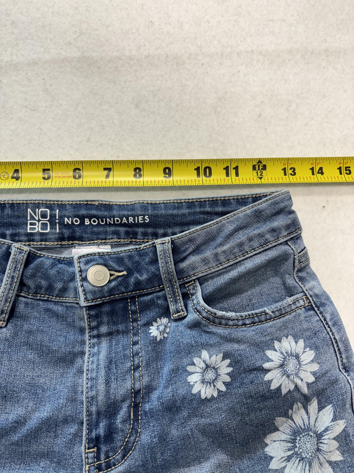 No Boundaries Shorts Juniors 3 Blue Denim Cut Off Floral Daisy Raw Hem Summer