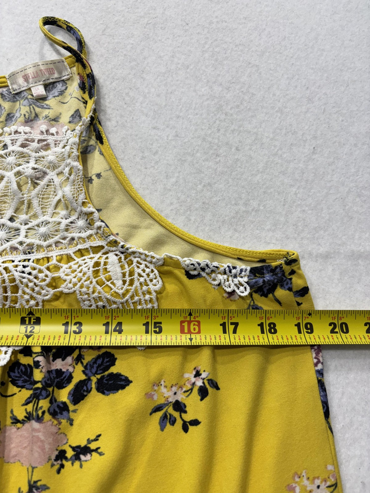 Stella Tweed Tank Top Womens L Yellow Floral Crochet Halter Cami Summer Casual