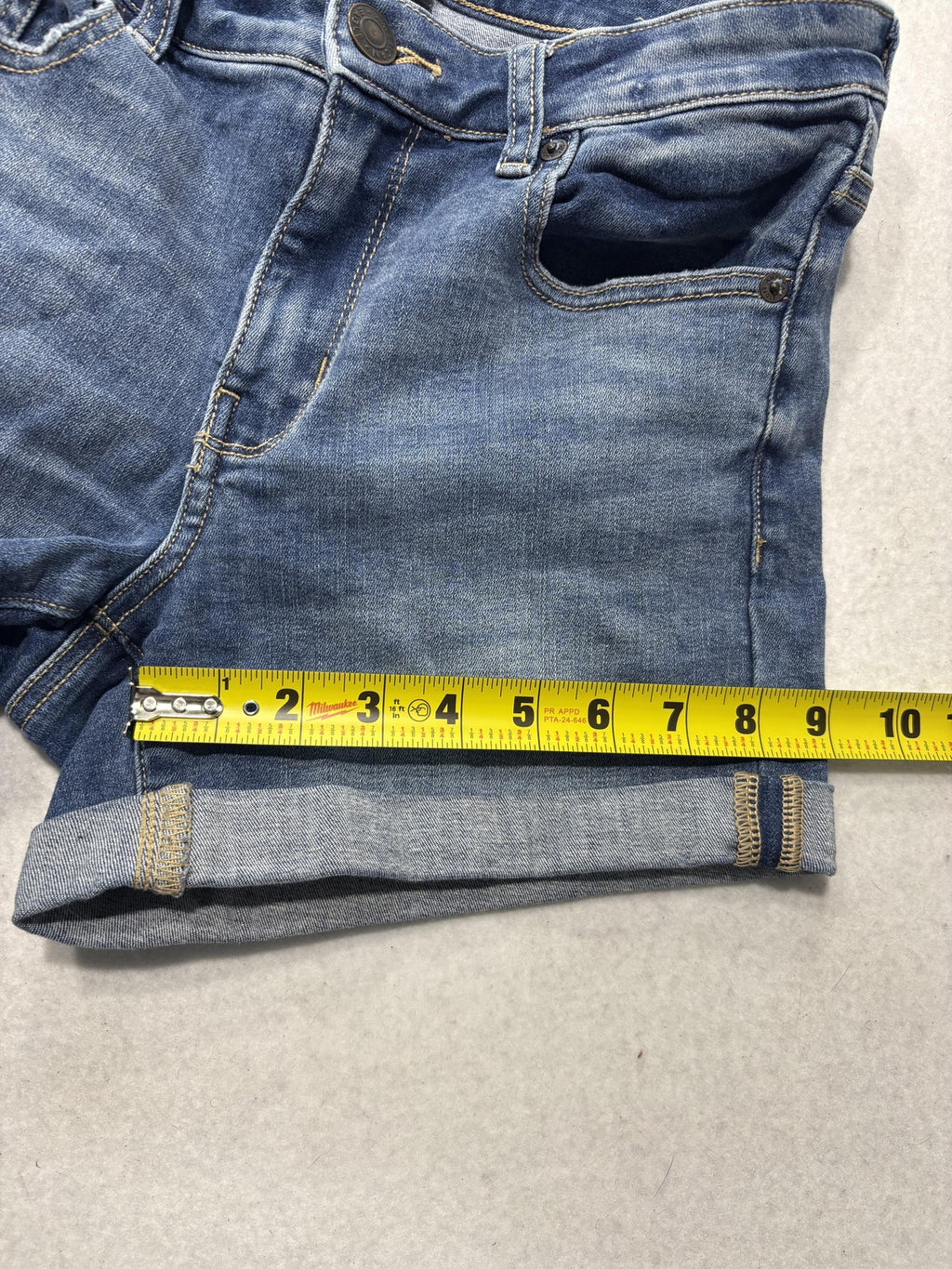 American Eagle Outfitters Shorts Womens 8 Blue Denim 4" Inseam Cuffed Stretch
