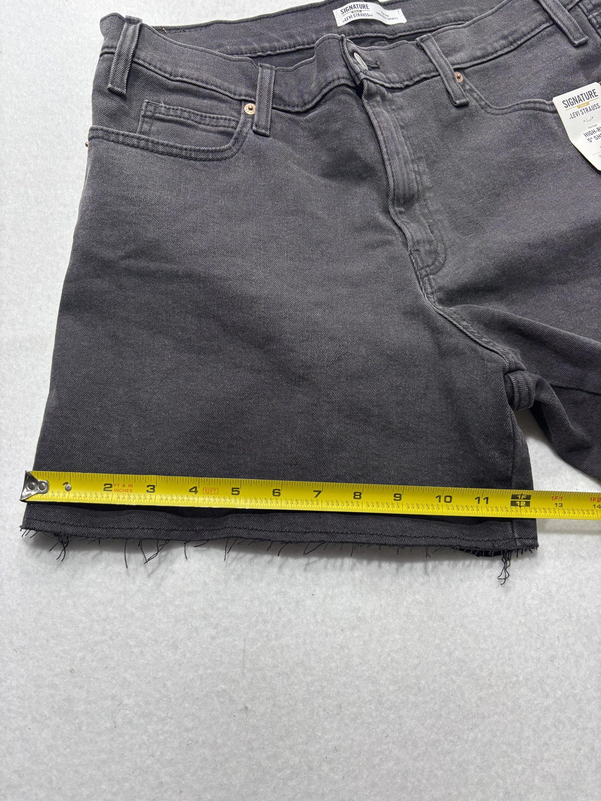 Signature By Levi Strauss & Co Shorts Womens 12 Gray High Rise 5" Cut Off Denim
