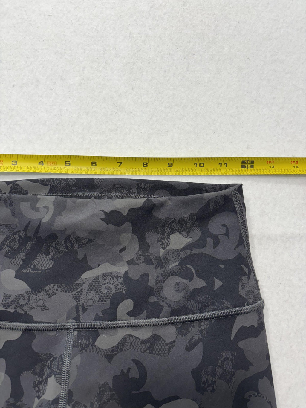 Lululemon Leggings Womens 6 Gray Camo High Rise 25" Inseam Ankle Yoga Stretch
