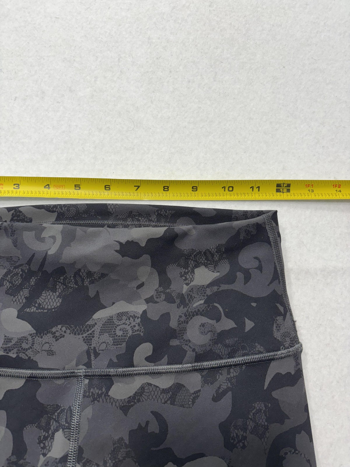 Lululemon Leggings Womens 6 Gray Camo High Rise 25" Inseam Ankle Yoga Stretch