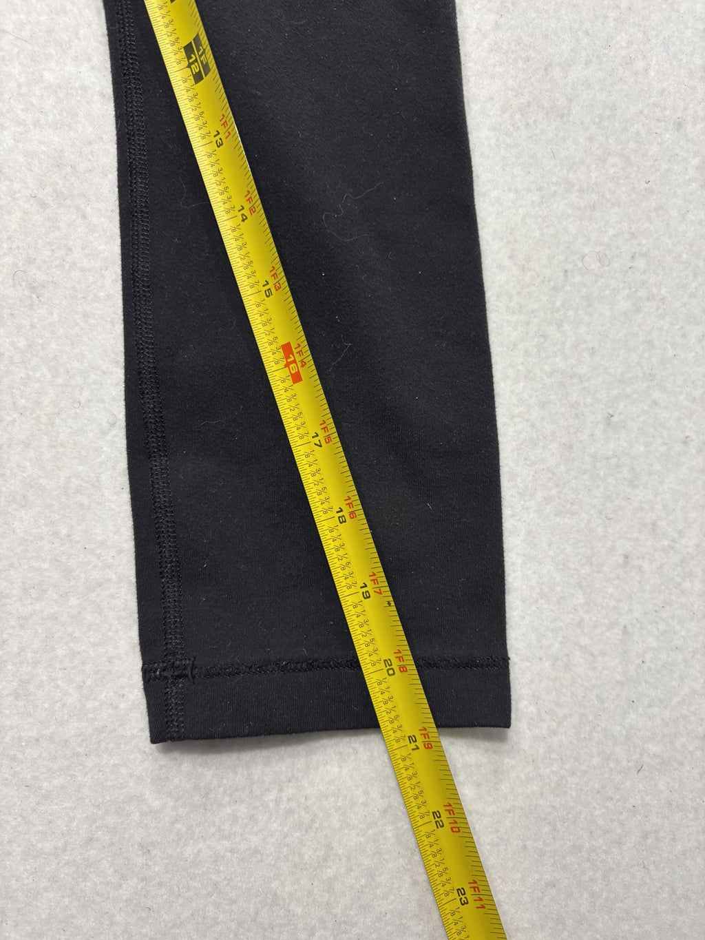 Lululemon Leggings Womens 2 Black High Rise 22" Inseam Cropped Yoga Stretch