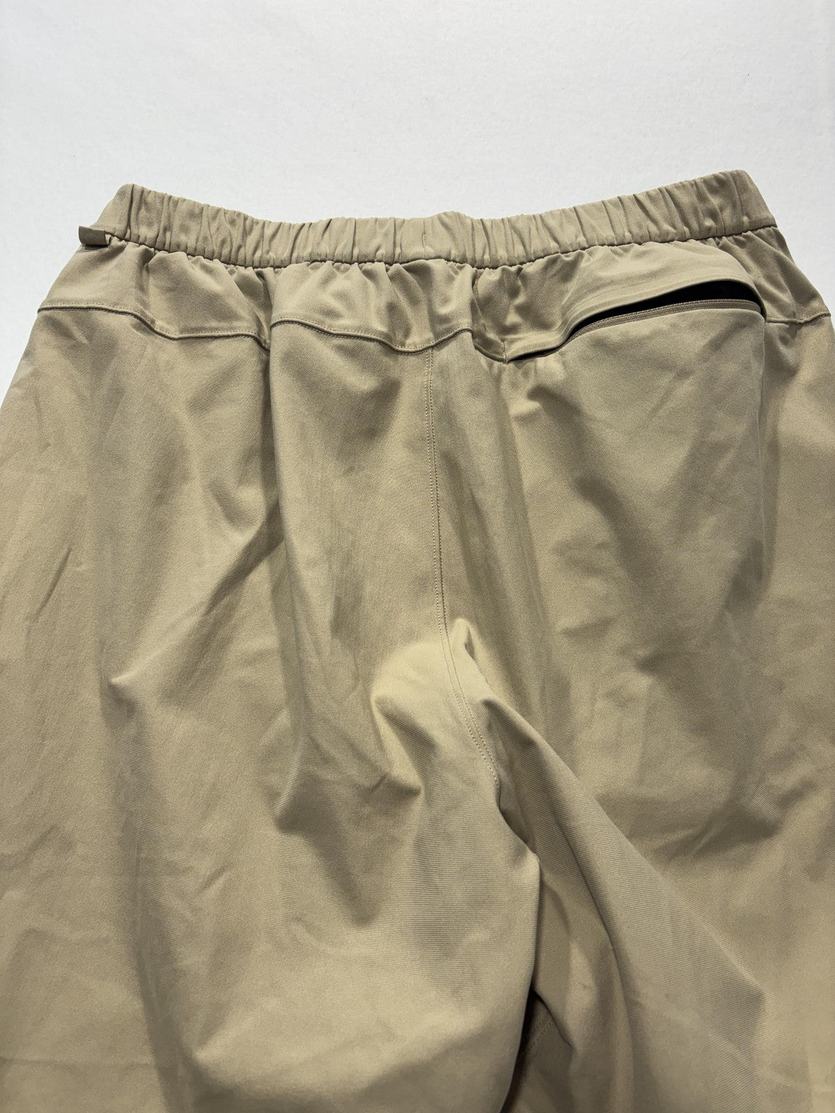 Lululemon Khaki Pants Mens Large Beige Elastic Waist Straight Leg Stretch Casual